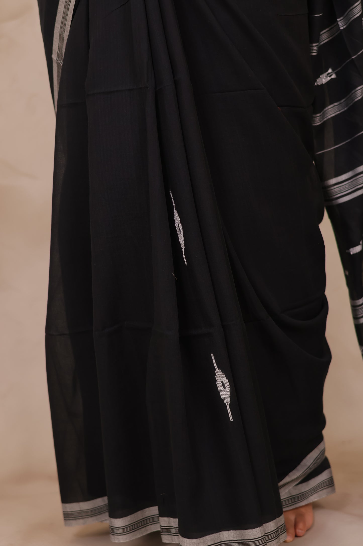 Black Handwoven Malai Cotton Saree | Looms & Tassels