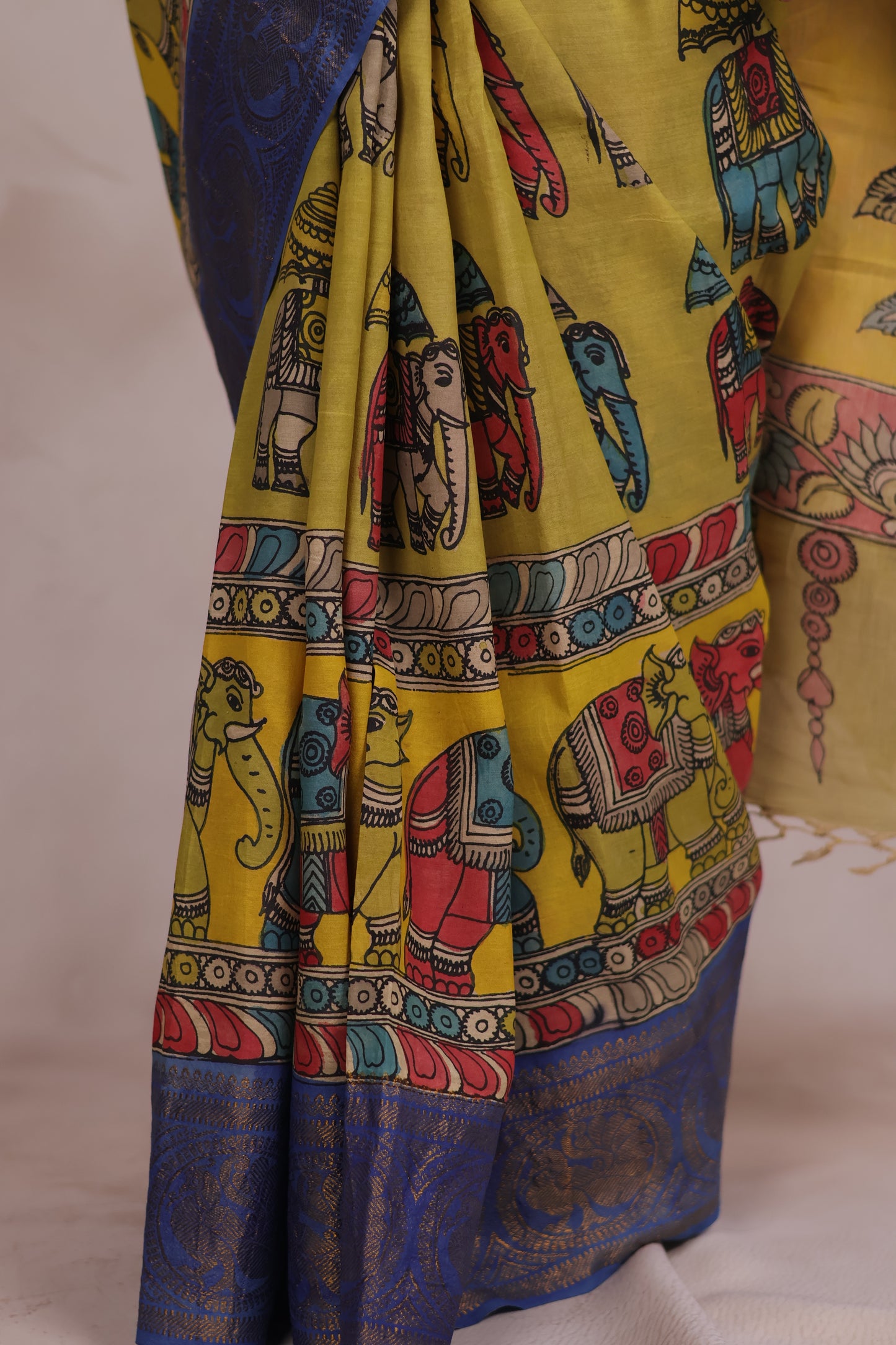Hand Drawn Pen Kalamkari Parrot Green And Blue Bangalore Silk Kanchi Border Saree | Looms & Tassels