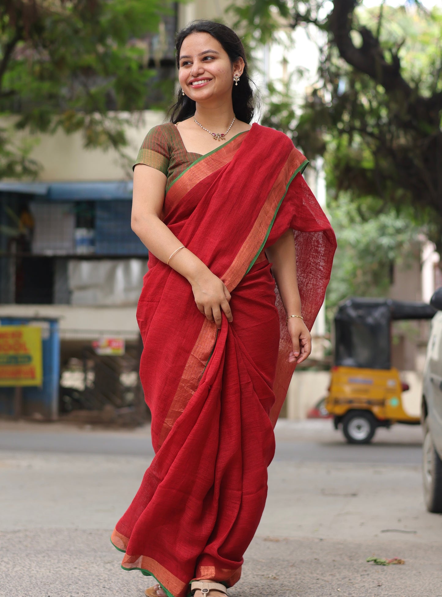 Pure Handwoven Linen Saree