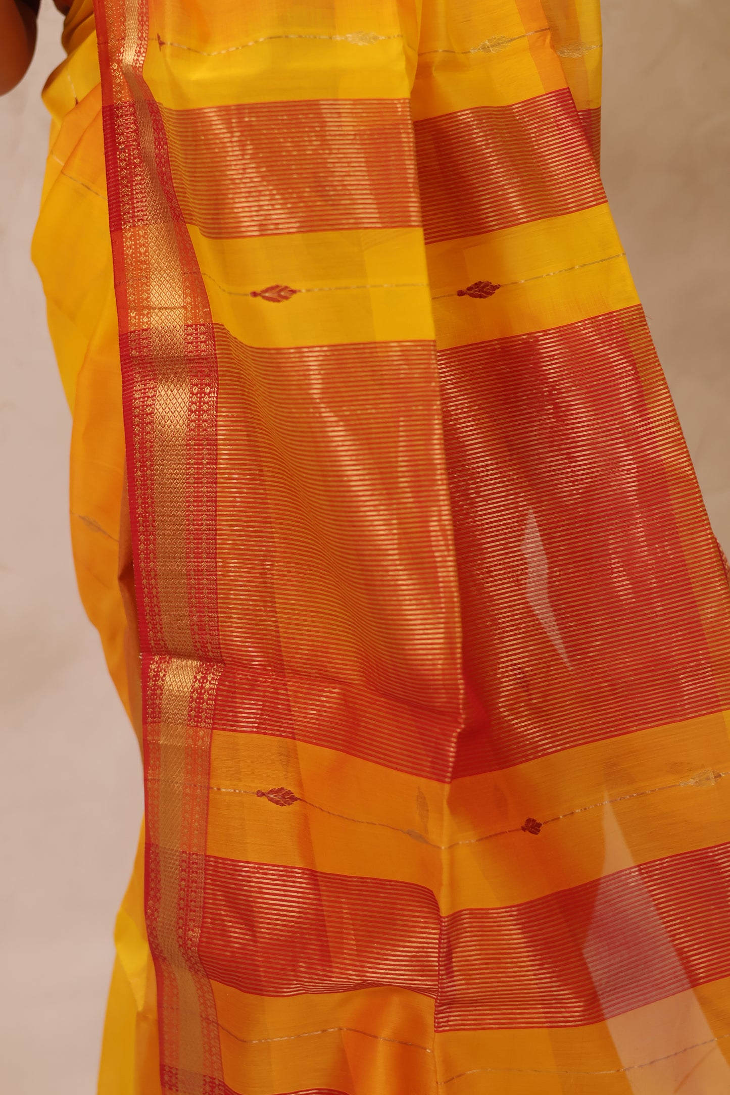 Yellow Dual Tone Handloom Maheswari Silk Cotton Sarees | Looms & Tassels