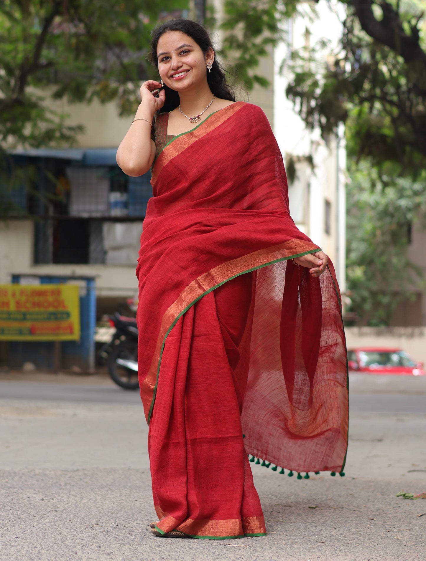 Pure Handwoven Linen Saree