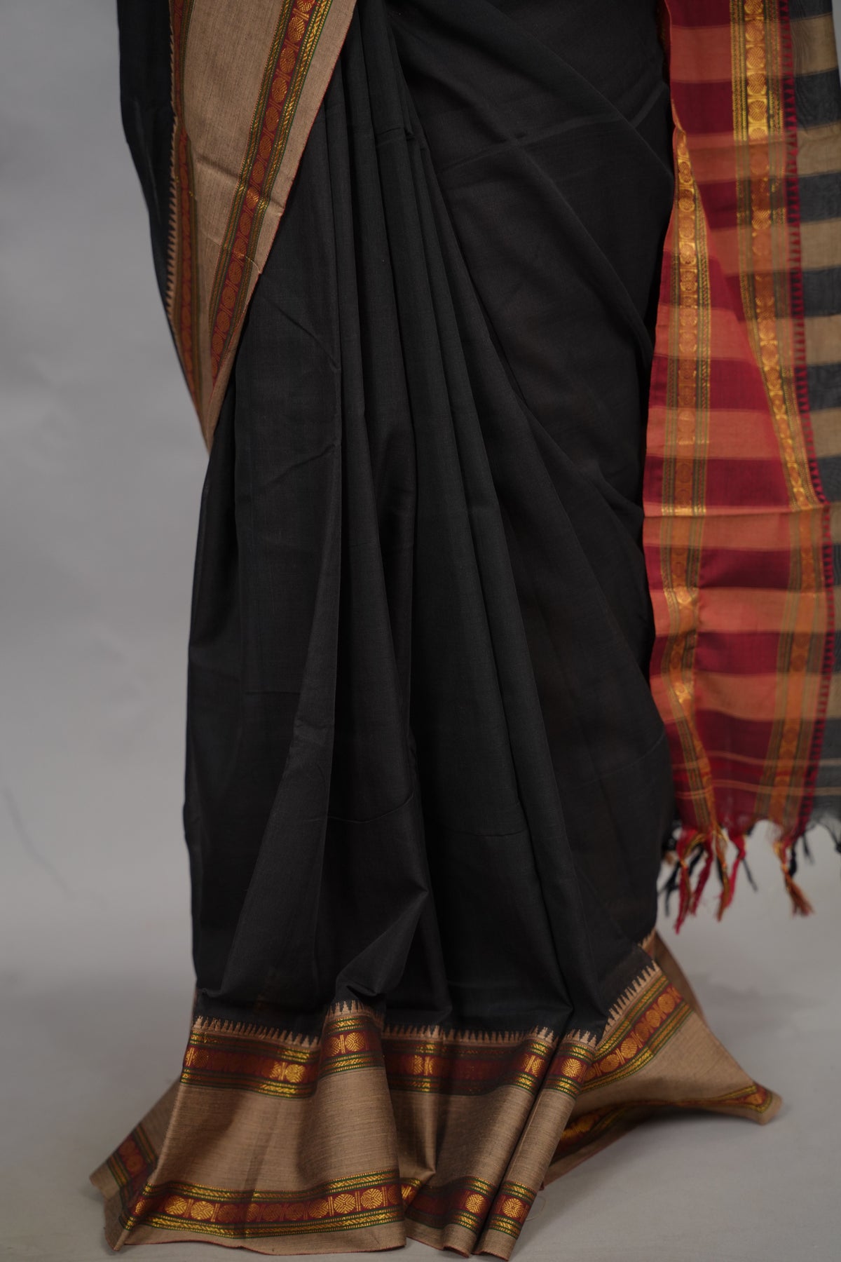 Black Narayanpet Cotton Saree With Ganga And Jamuna Border | Looms & Tassels