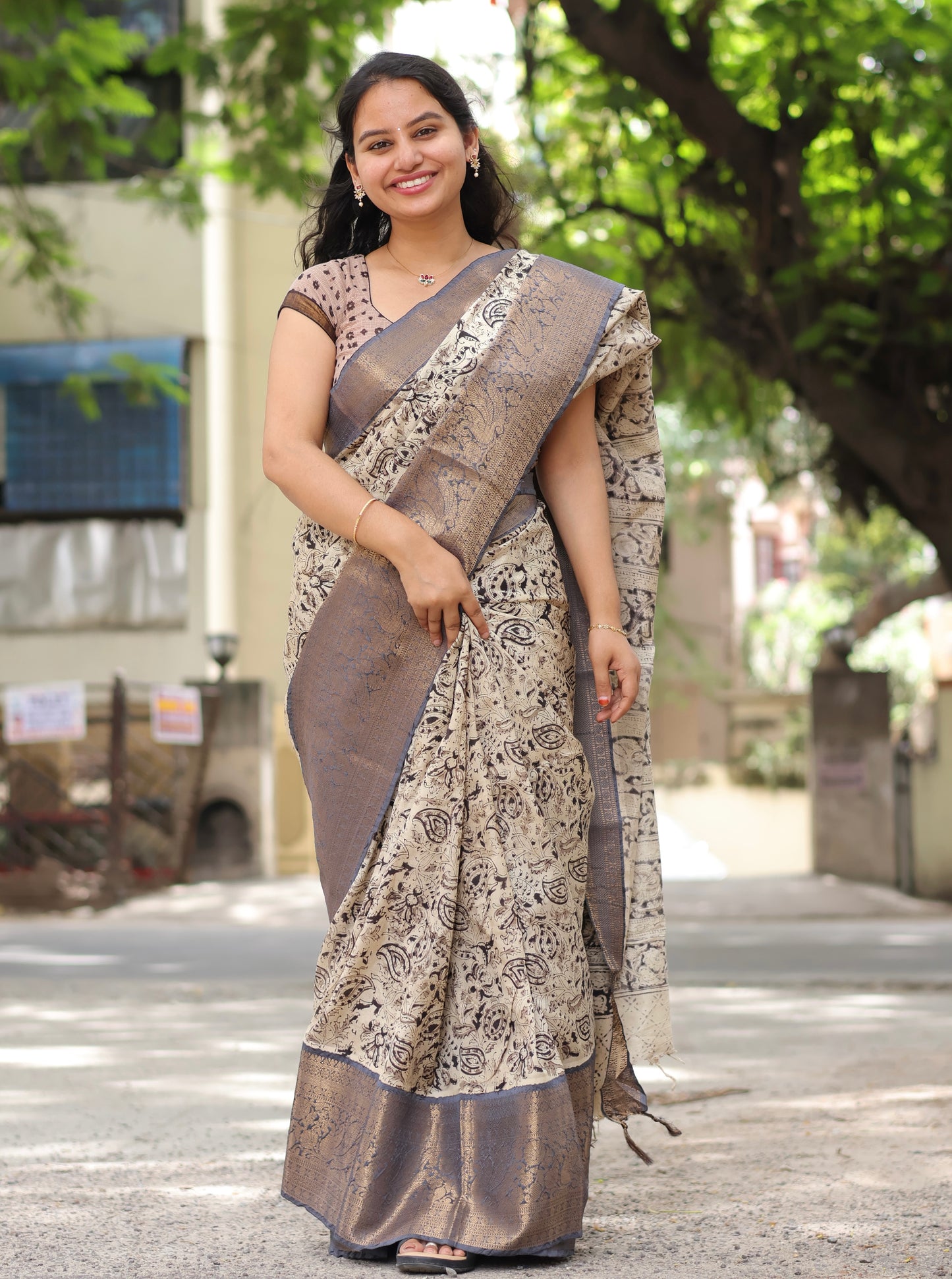 Grey Kuppadam Border Kalamkari Uppada Silk Saree