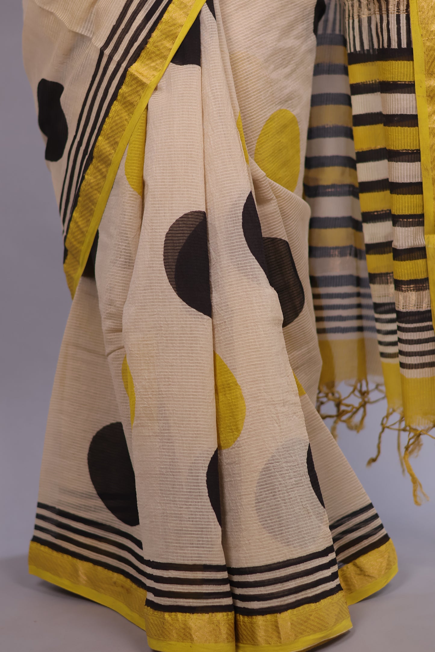 Cream Bagru Hand Block Printed Maheswari Silk Cotton Saree