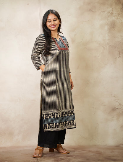 Black & White Ajrakh Pattern Hand Block printed Kurti | Looms & Tassels