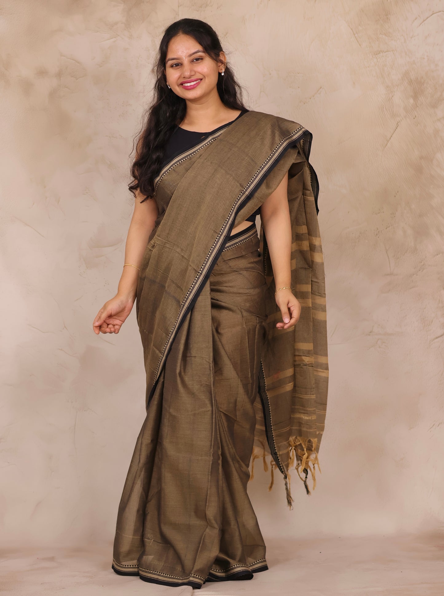 Grey Narayanpet Cotton Saree | Looms & Tassels