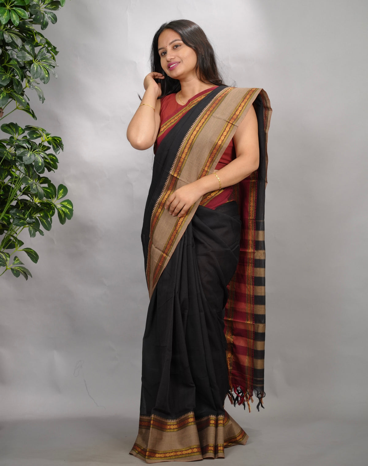 Black Narayanpet Cotton Saree With Ganga And Jamuna Border | Looms & Tassels