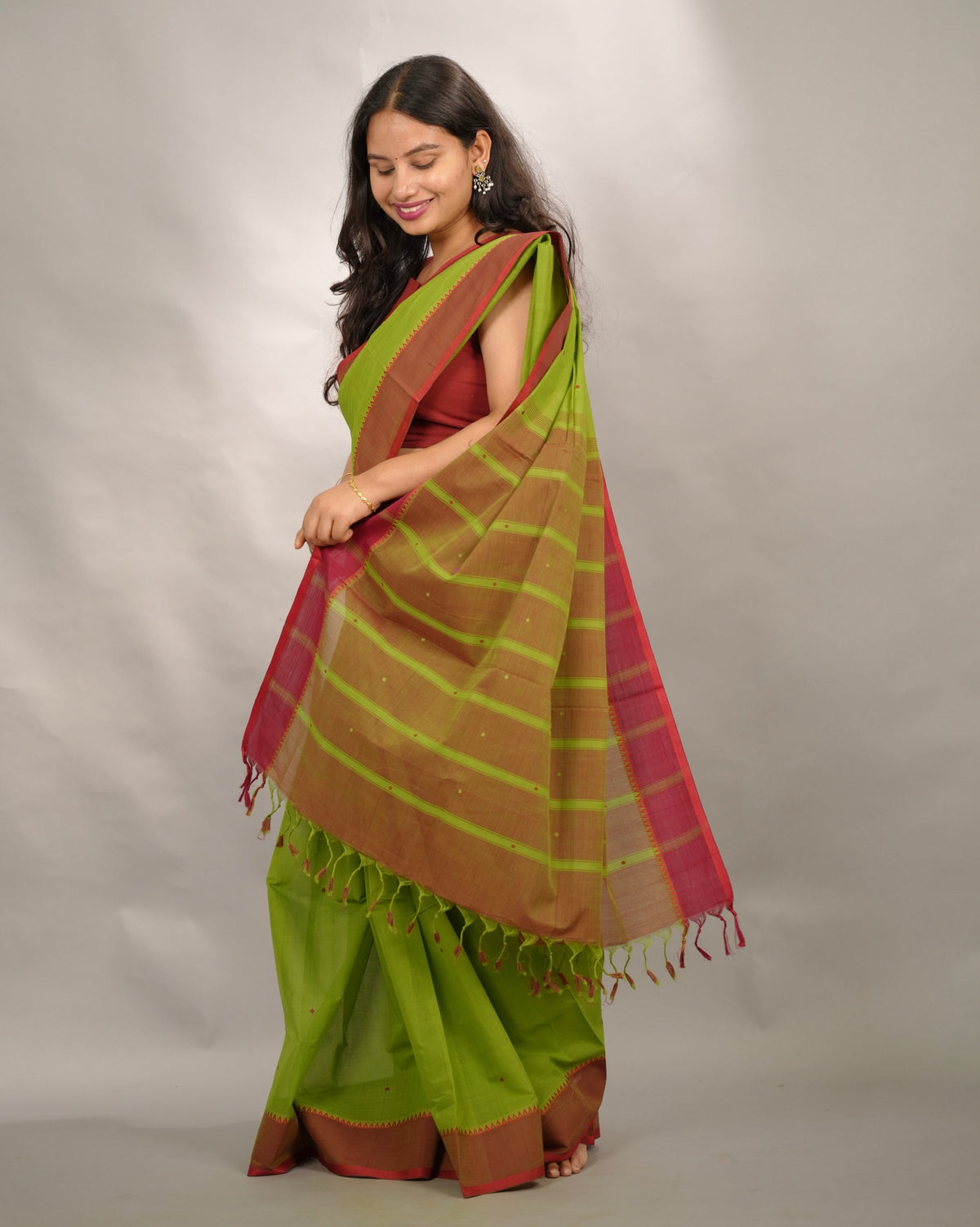 Parrot Green Handloom Venkatagiri Cotton Saree Without Blouse | Looms & Tassels