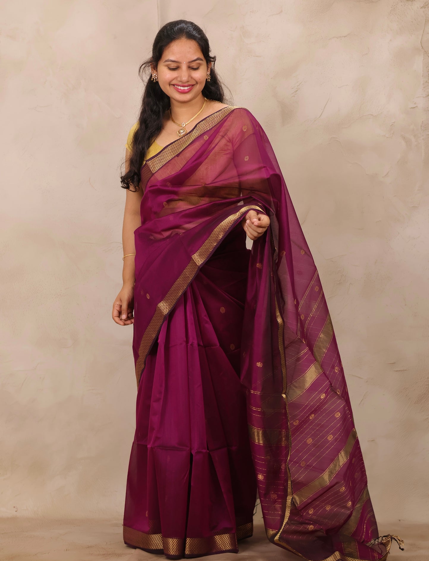Magenta Handloom Maheswari Silk Cotton Sarees | Looms & Tassels