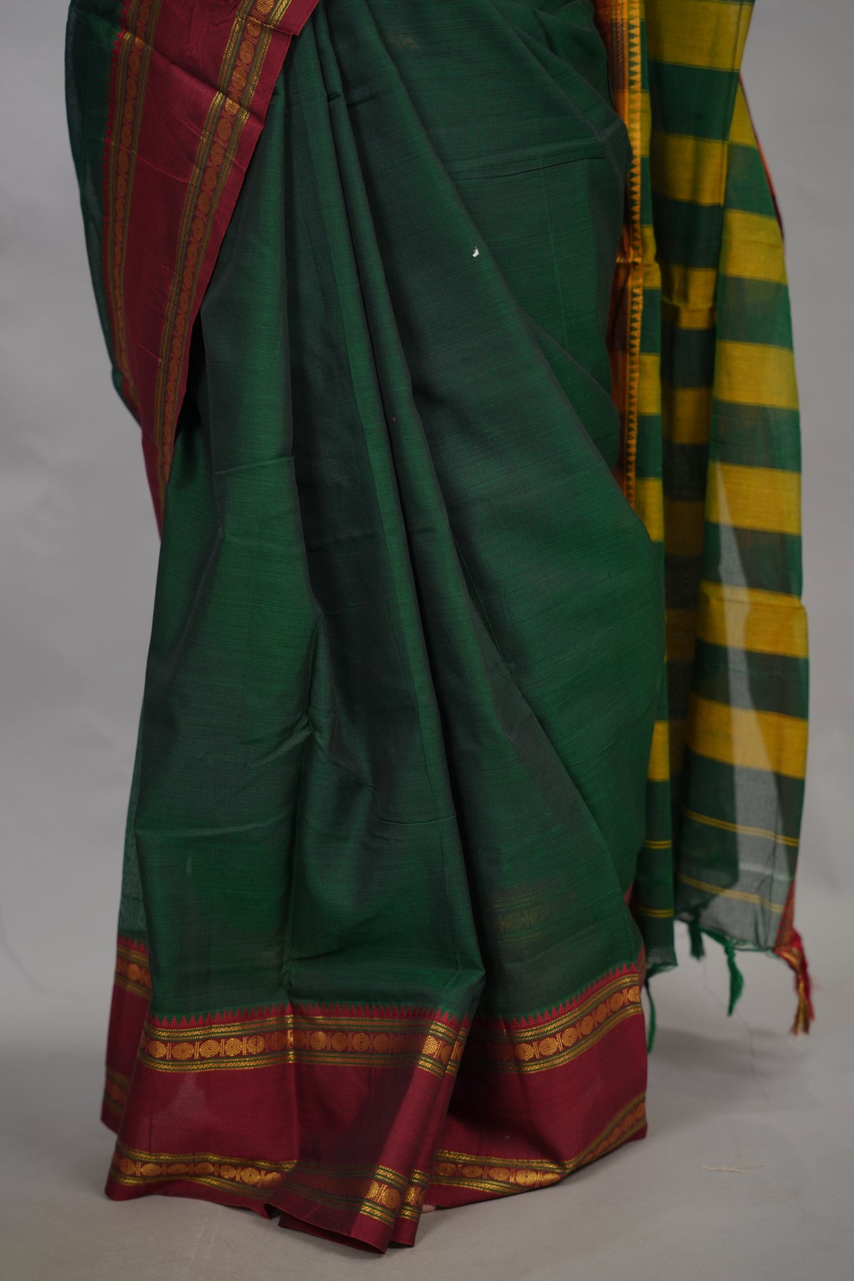 Green Narayanpet Cotton Saree With Ganga And Jamuna Border | Looms & Tassels