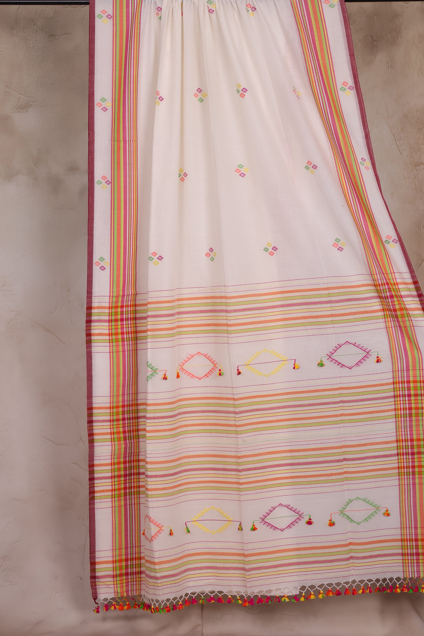 White Bhujodi weaving Malai Cotton Saree | Looms & Tassels