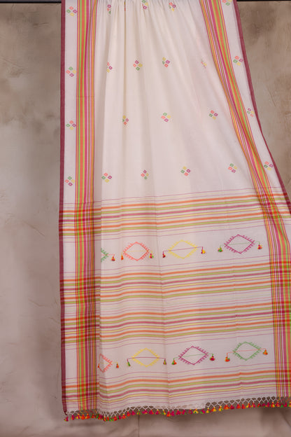 White Bhujodi weaving Malai Cotton Saree | Looms & Tassels