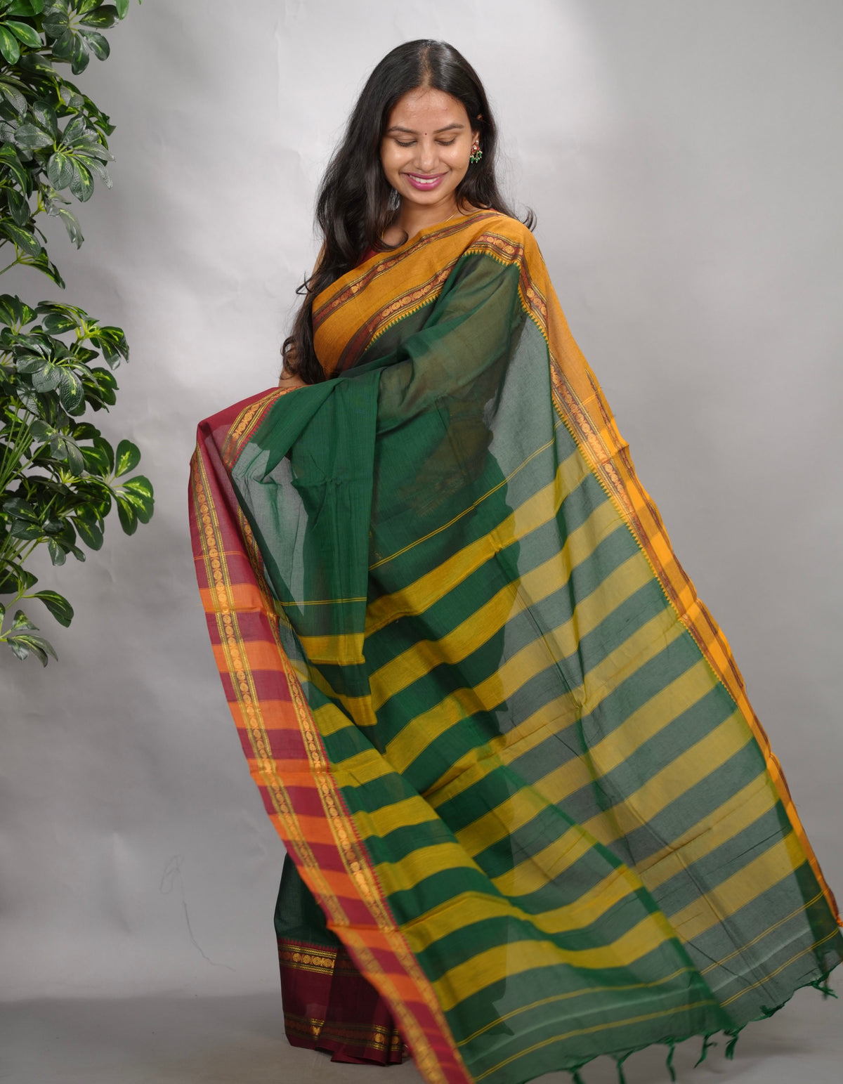Green Narayanpet Cotton Saree With Ganga And Jamuna Border | Looms & Tassels