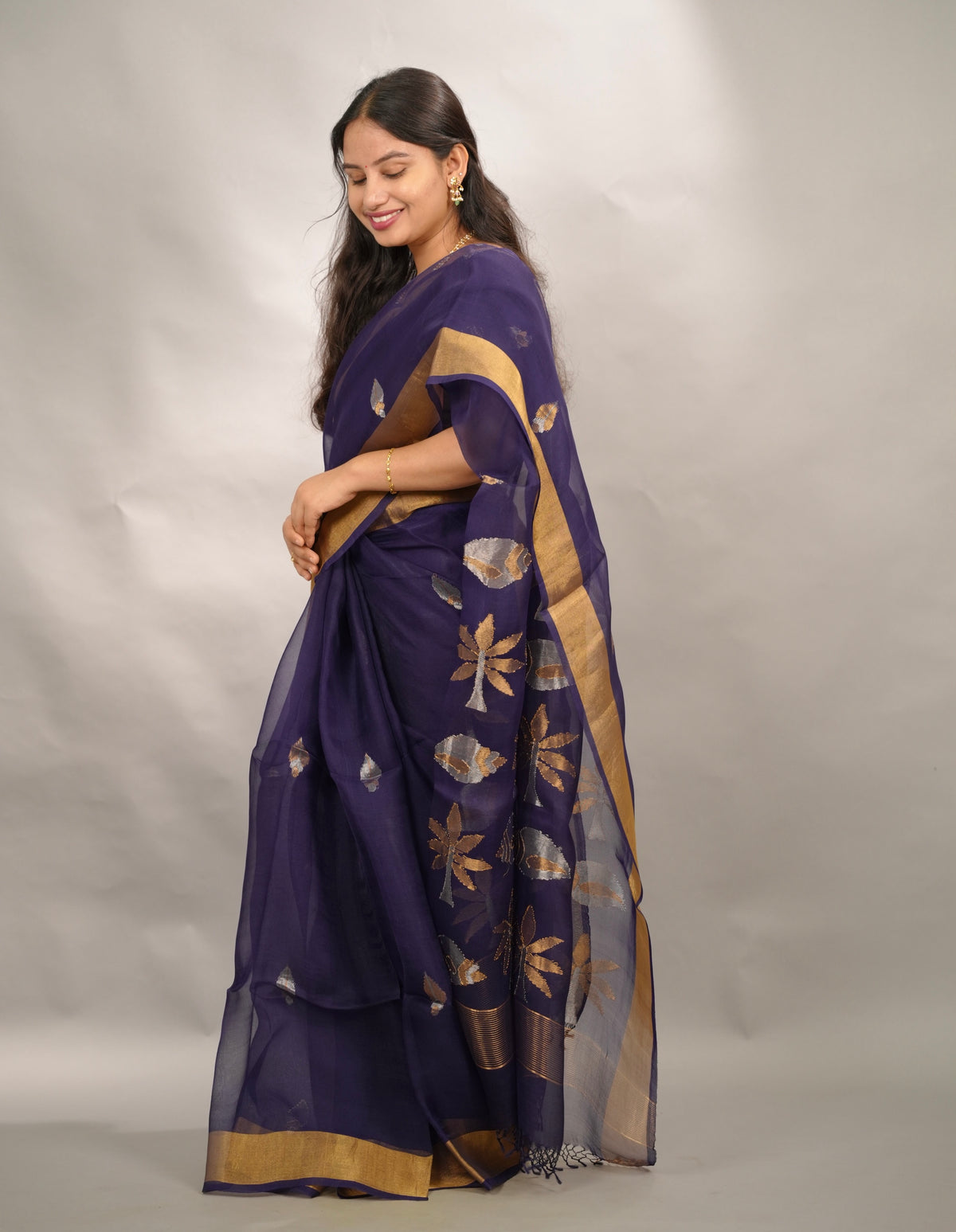 Dark Blue Handloom Muslin Silk Saree With jamdhani weaving | Looms & Tassels
