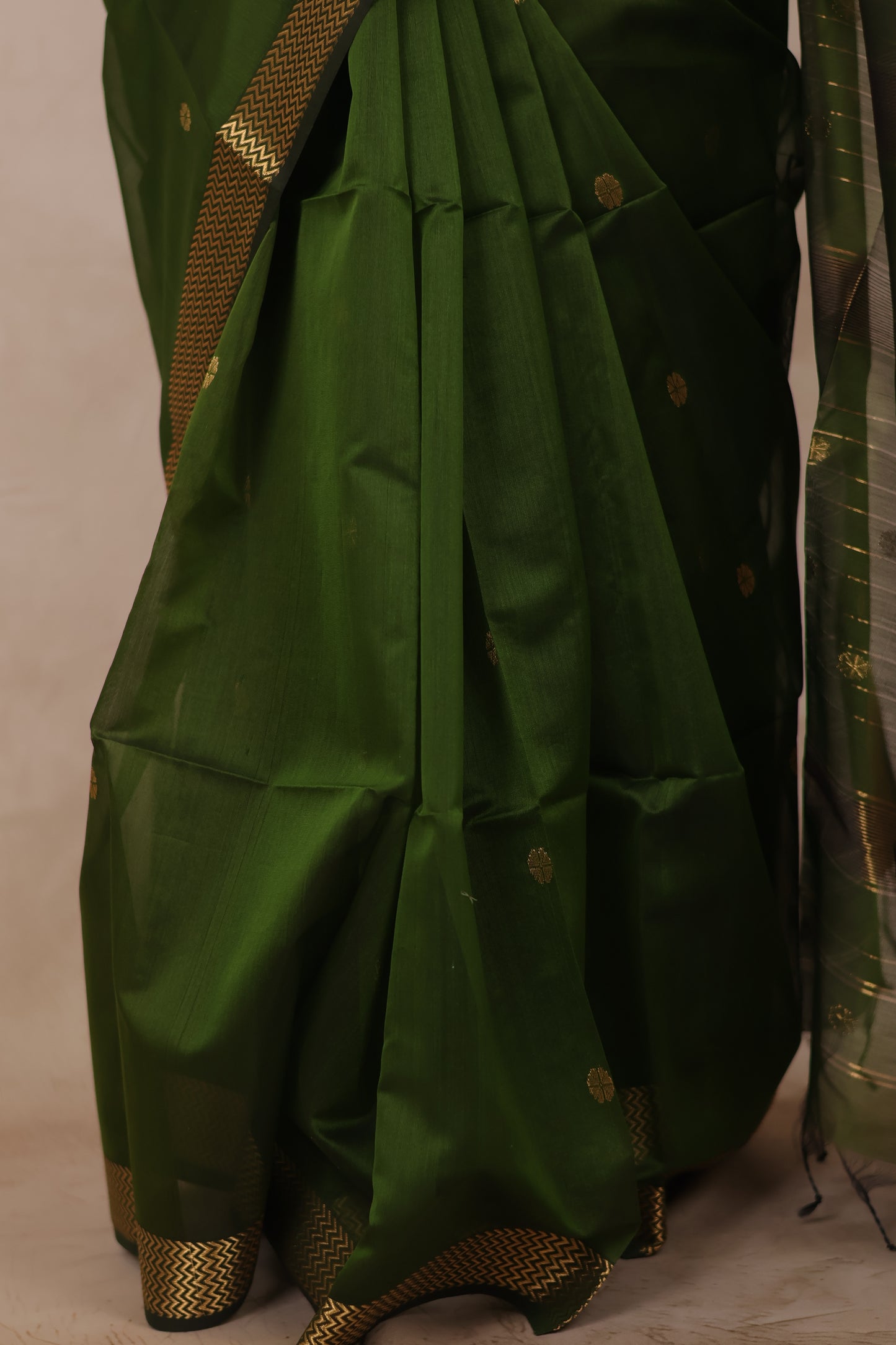 Green Handloom Maheswari Silk Cotton Sarees | Looms & Tassels