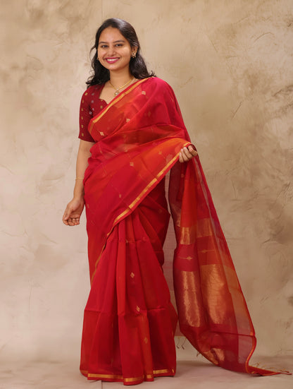 Red Dual Tone Handloom Maheswari Silk Cotton Sarees | Looms & Tassels