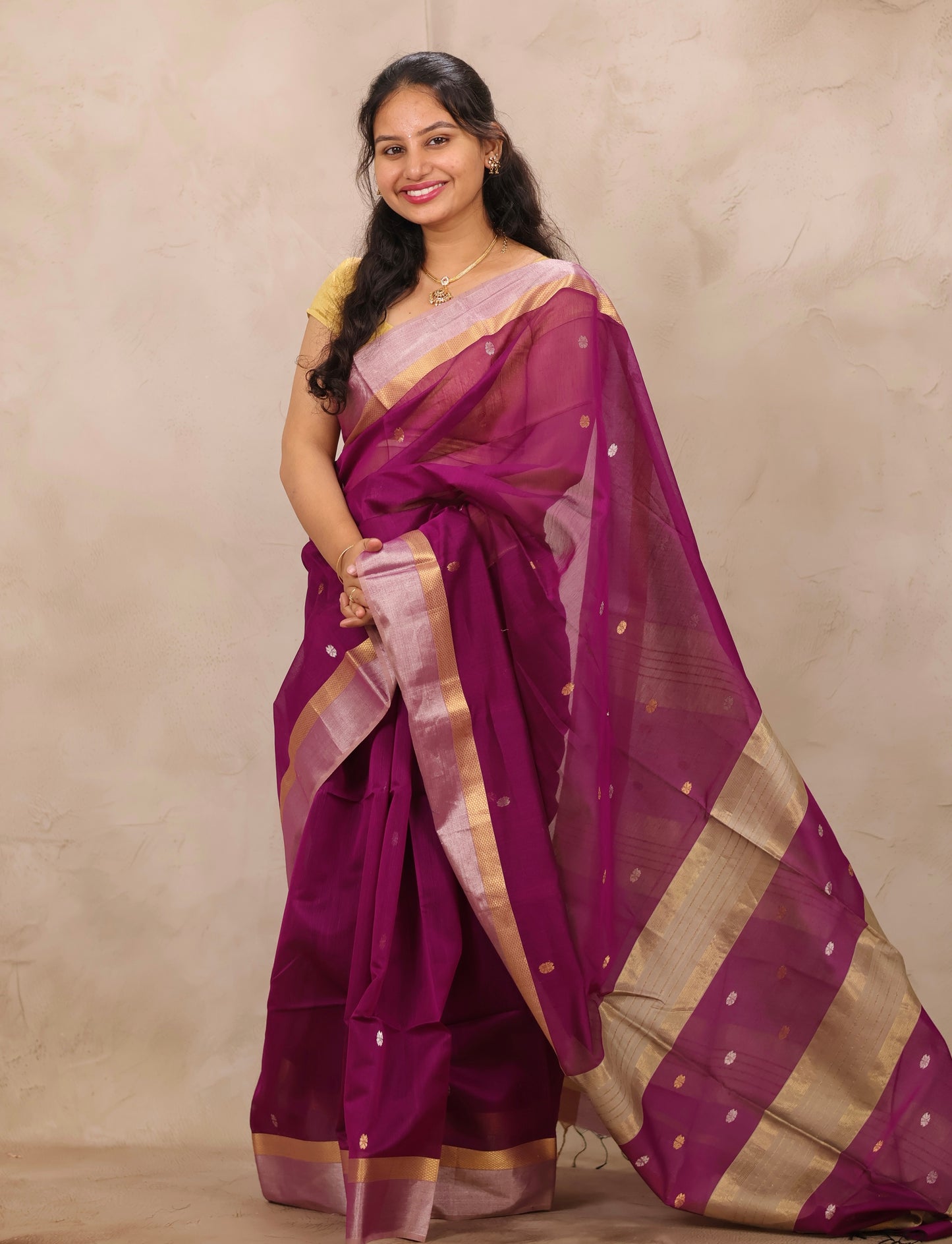 Magenta Handloom Maheswari Silk Cotton Sarees | Looms & Tassels