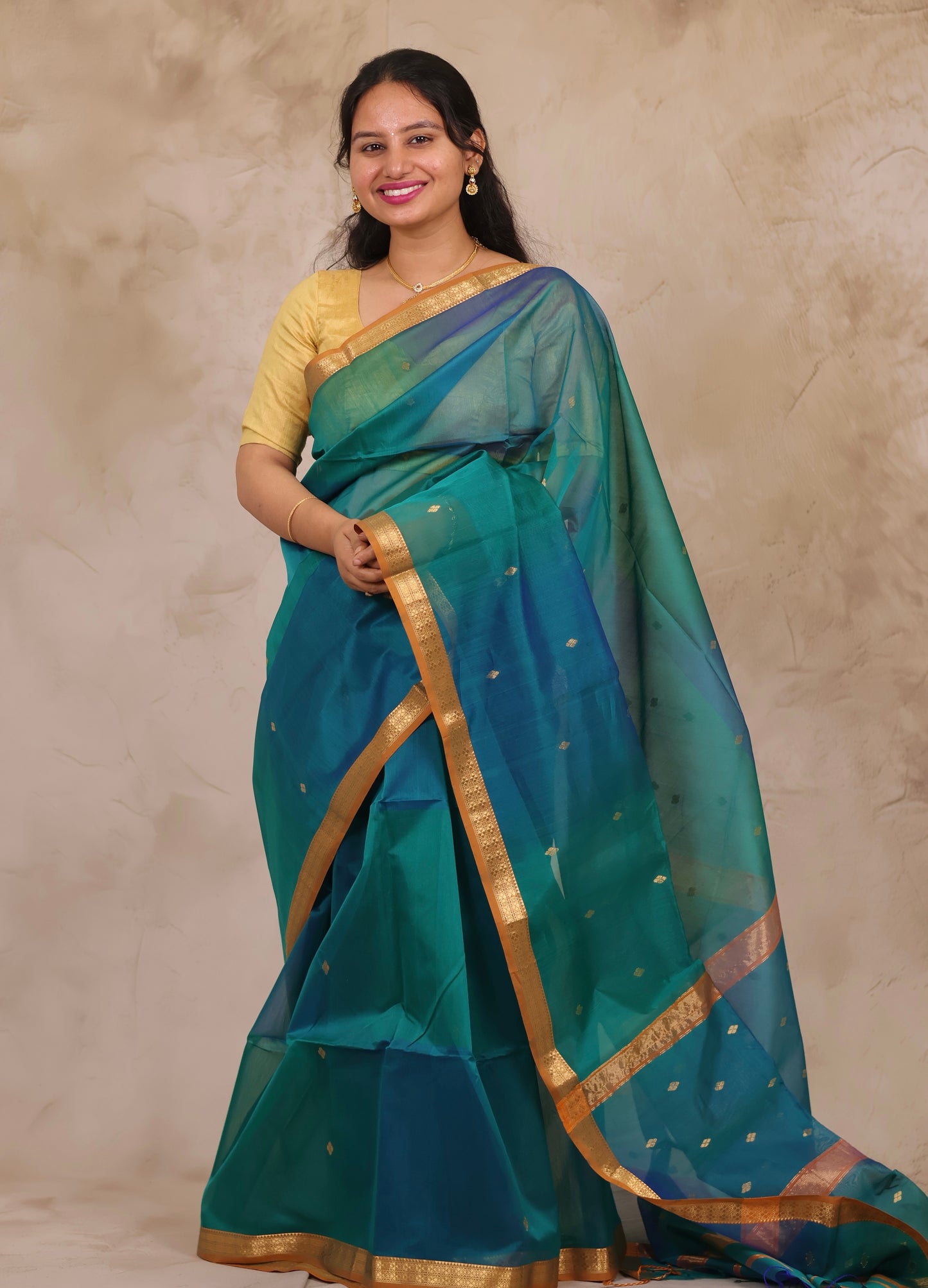Dual Shade Green & Blue Handloom Maheswari Silk Cotton Sarees | Looms & Tassels