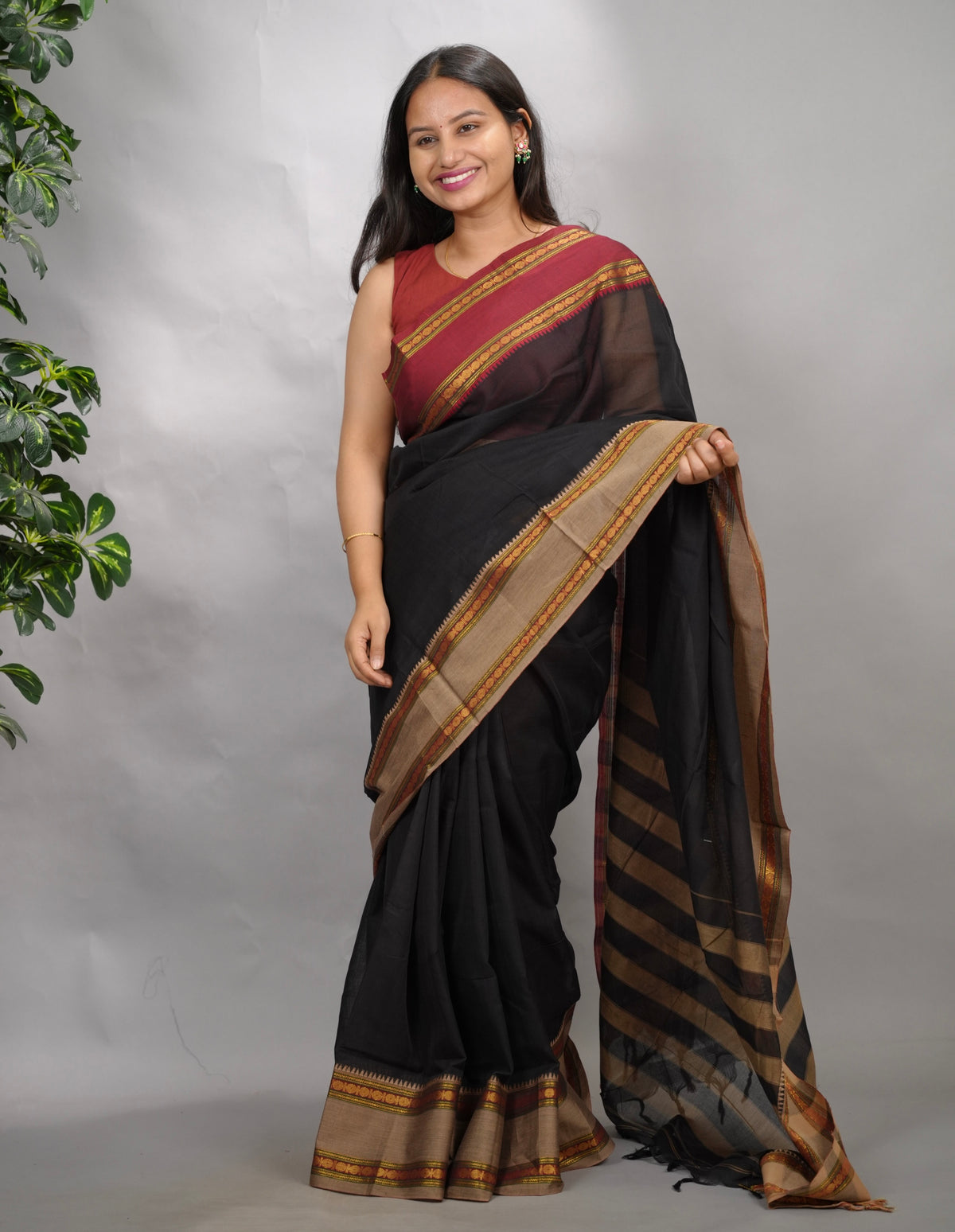 Black Narayanpet Cotton Saree With Ganga And Jamuna Border | Looms & Tassels