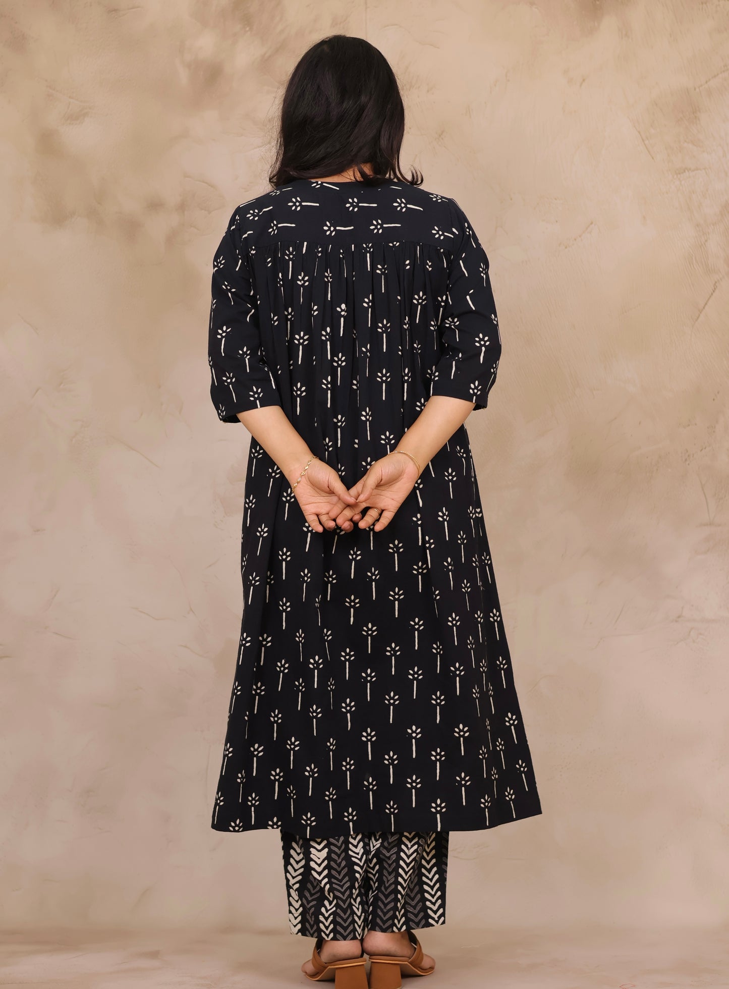 Black Pure Mul Cotton Co-Ord Set | Looms & Tassels