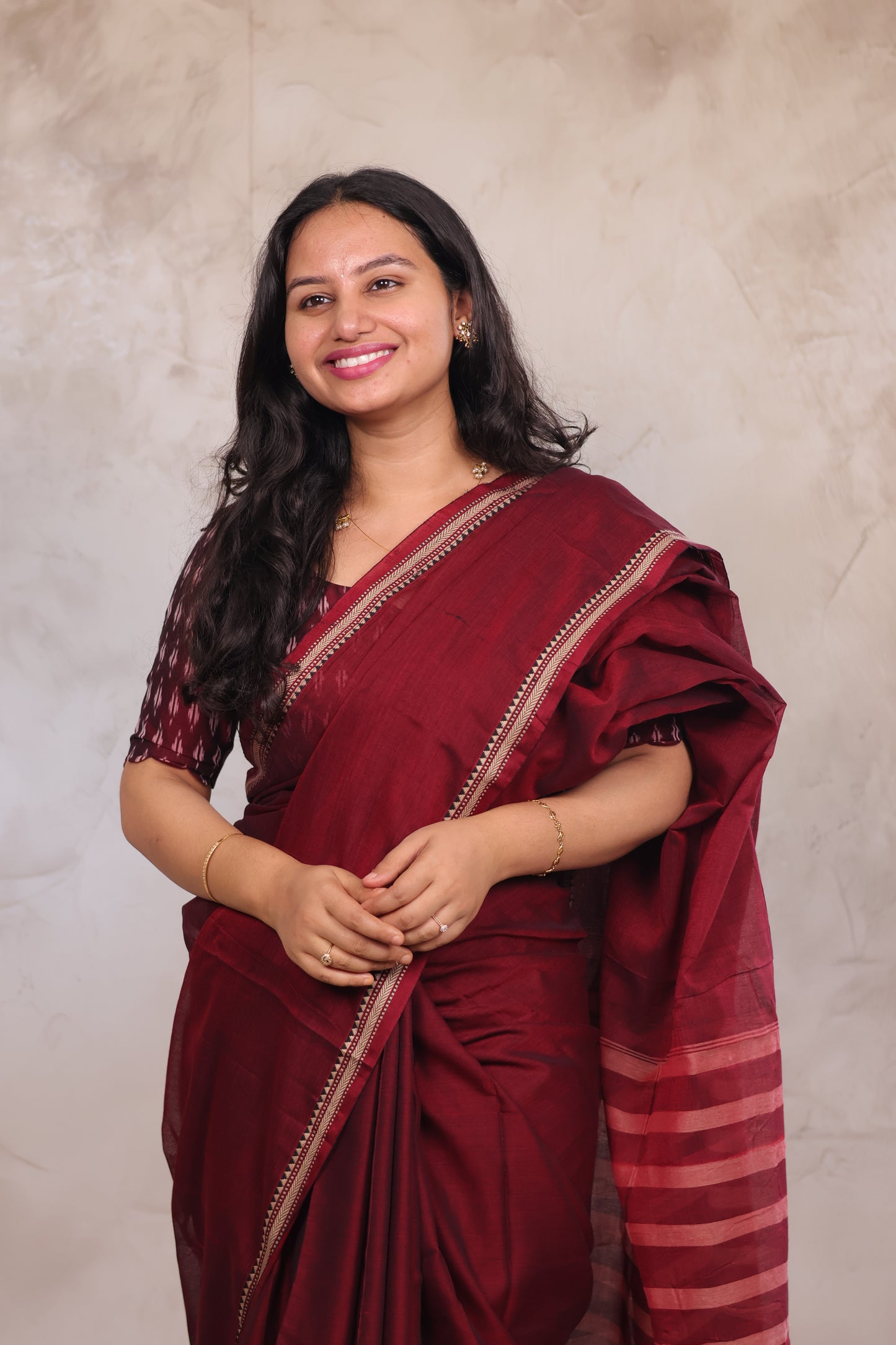 Maroon Narayanpet Cotton Saree with Ikkat Blouse Piece | Looms & Tassels