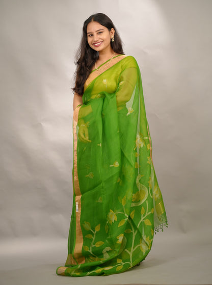 Paret Green Handloom Muslin Silk Saree With jamdhani weaving | Looms & Tassels