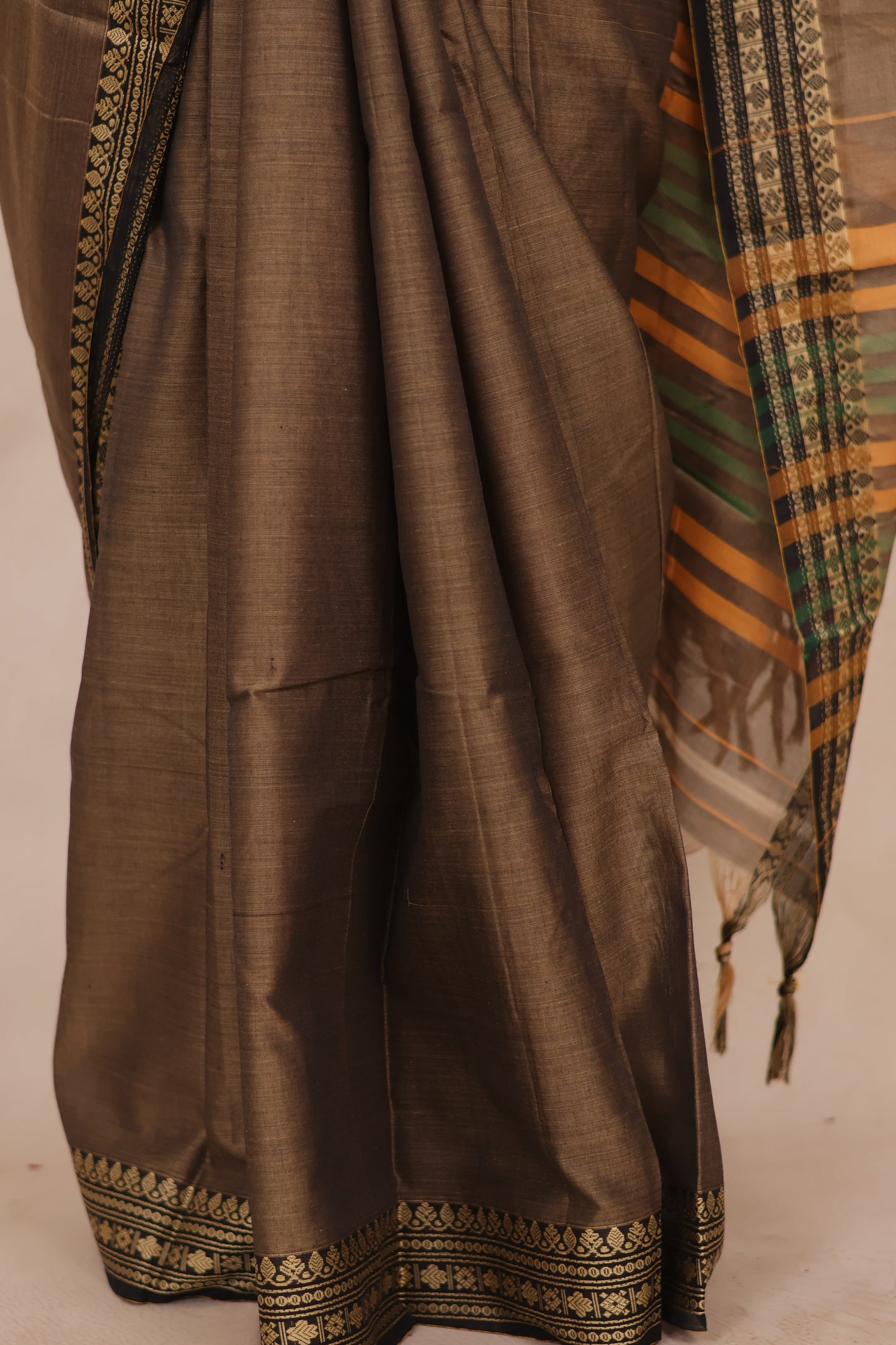 Narayanpet Cotton Saree | Looms & Tassels