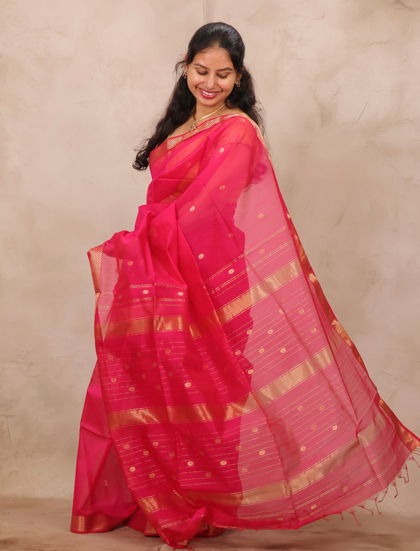 Rani Pink Handloom Maheswari Silk Cotton Sarees | Looms & Tassels