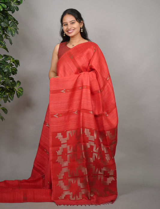 Red Handloom Jamdhani Pure Matka Silk Saree with Muslin Silk Pallu | Looms & Tassels