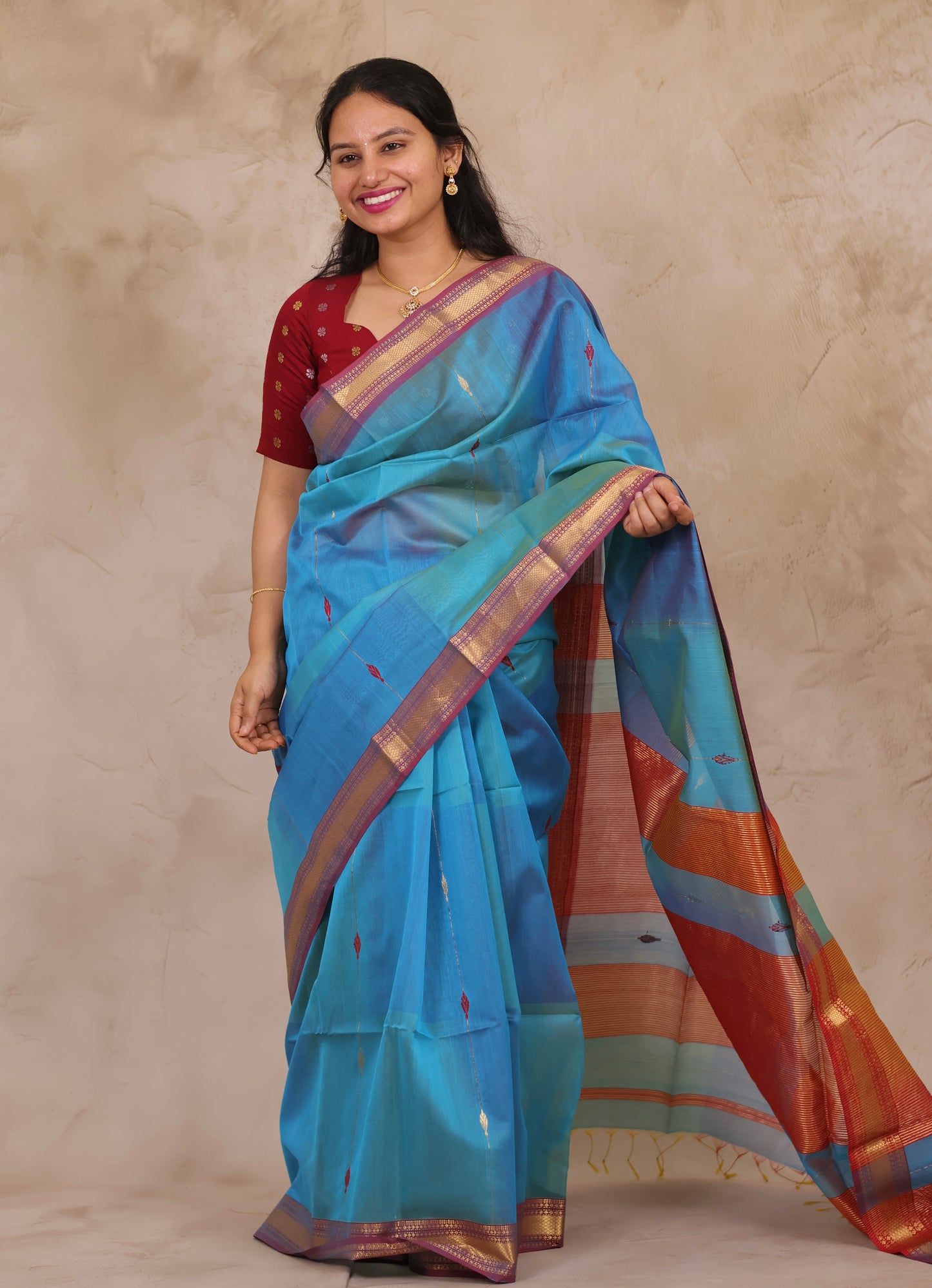 Dual Shade Blue Handloom Maheswari Silk Cotton Sarees | Looms & Tassels