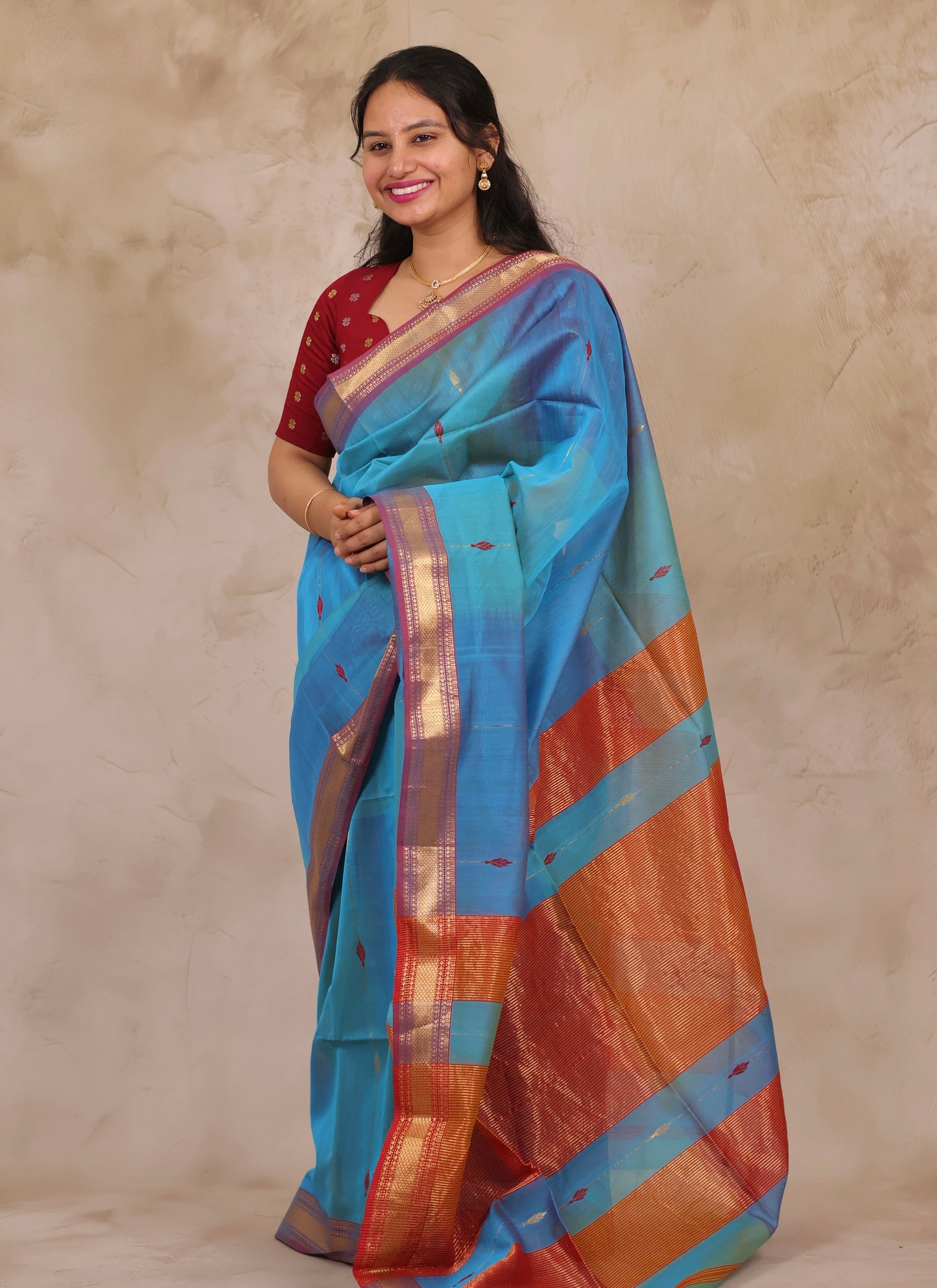 Dual Shade Blue Handloom Maheswari Silk Cotton Sarees | Looms & Tassels