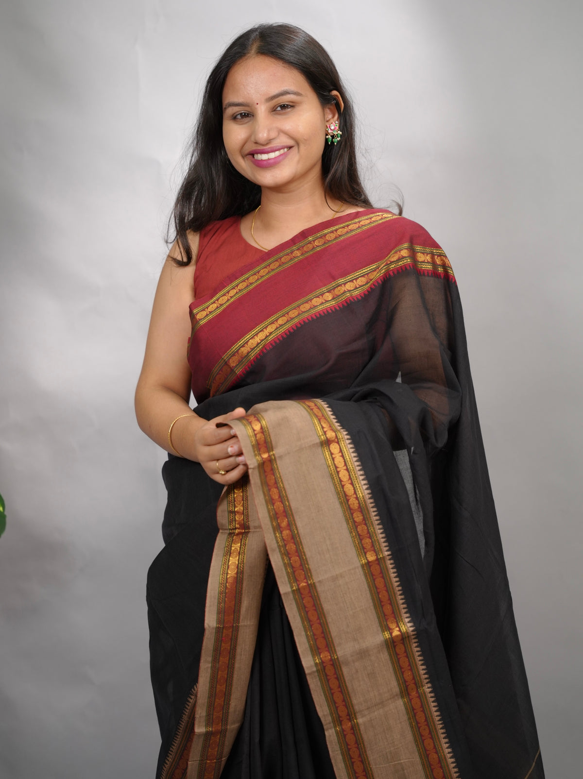 Black Narayanpet Cotton Saree With Ganga And Jamuna Border | Looms & Tassels
