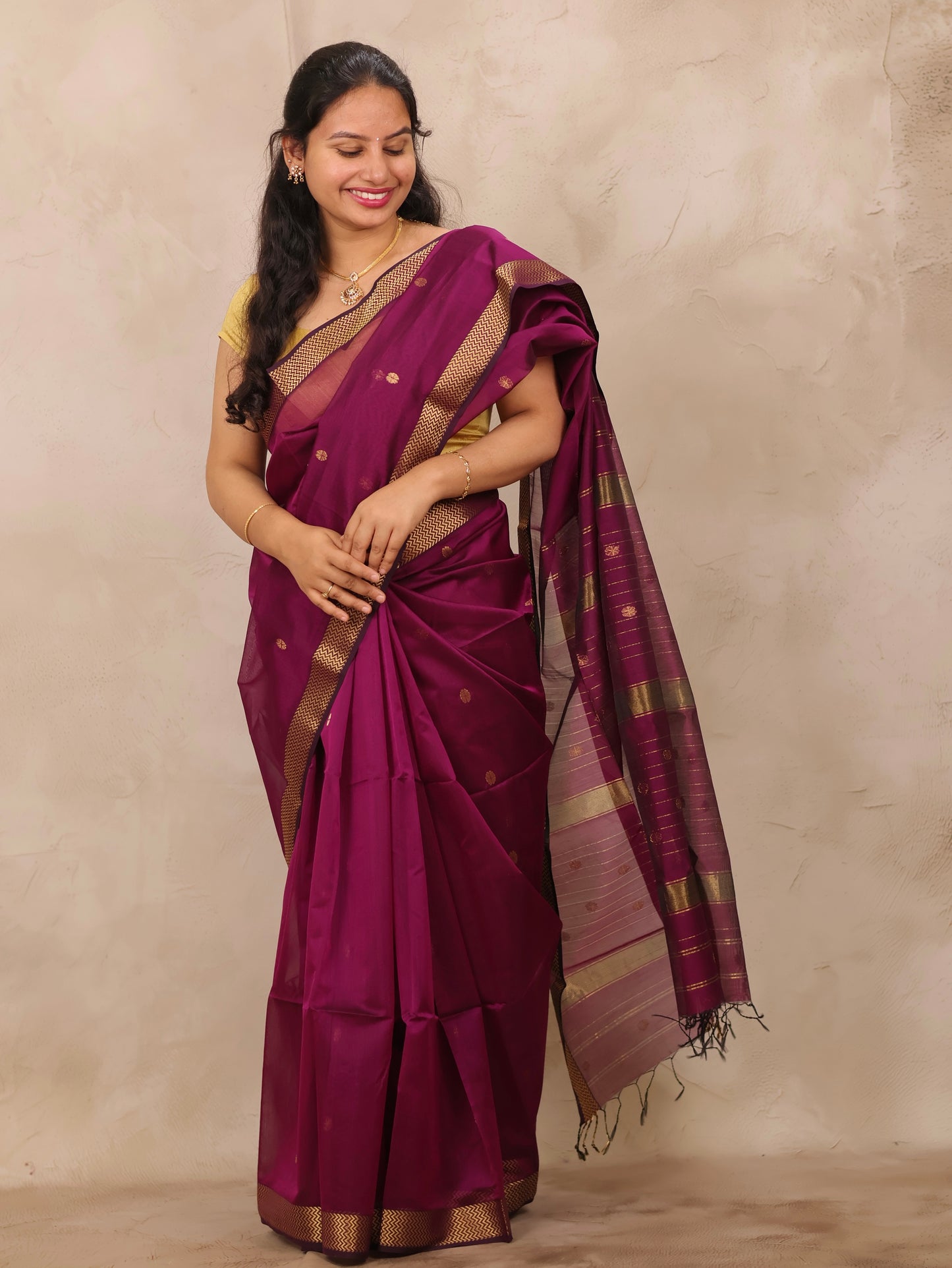 Magenta Handloom Maheswari Silk Cotton Sarees | Looms & Tassels