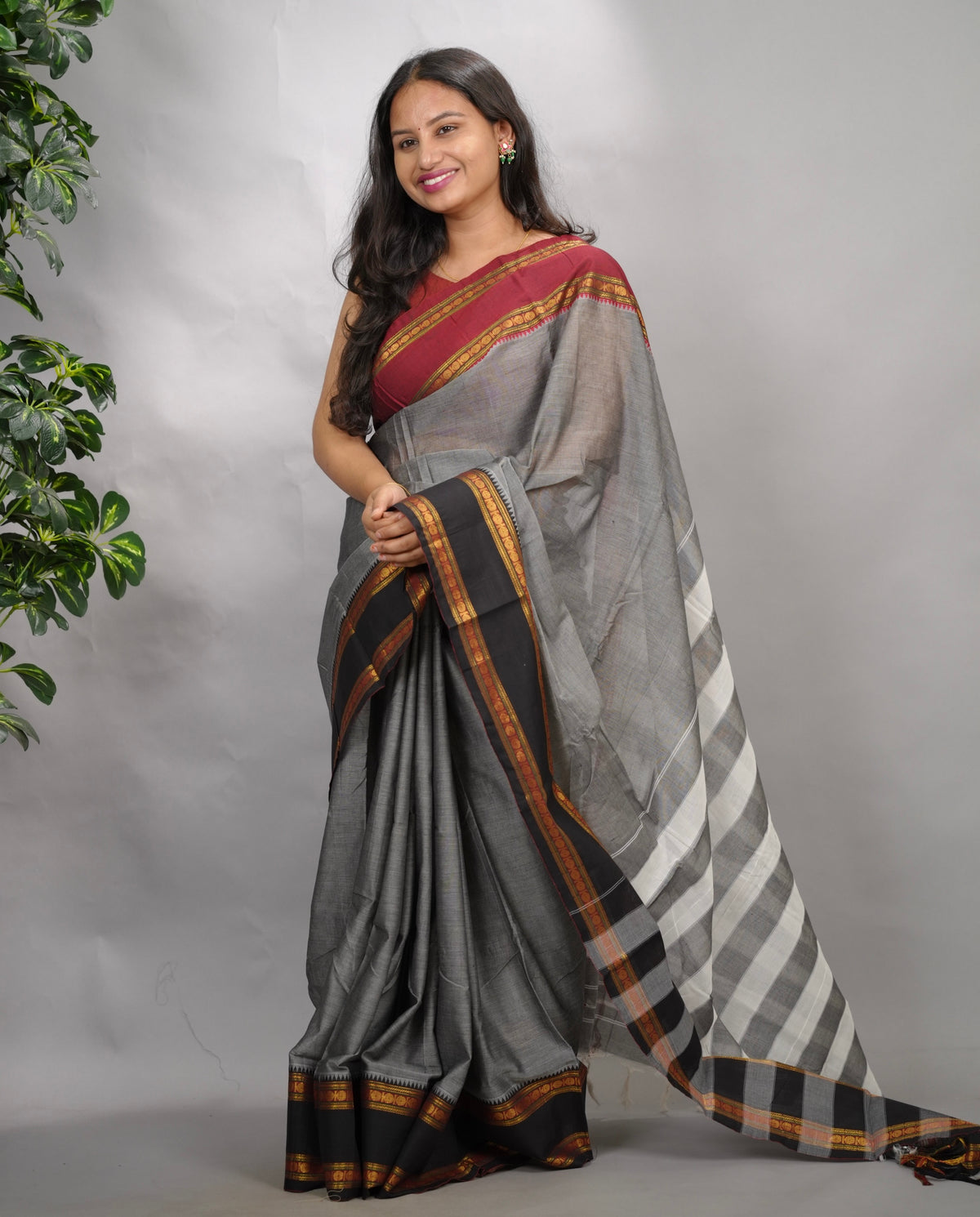 Grey Narayanpet Cotton Saree With Ganga And Jamuna Border | Looms & Tassels