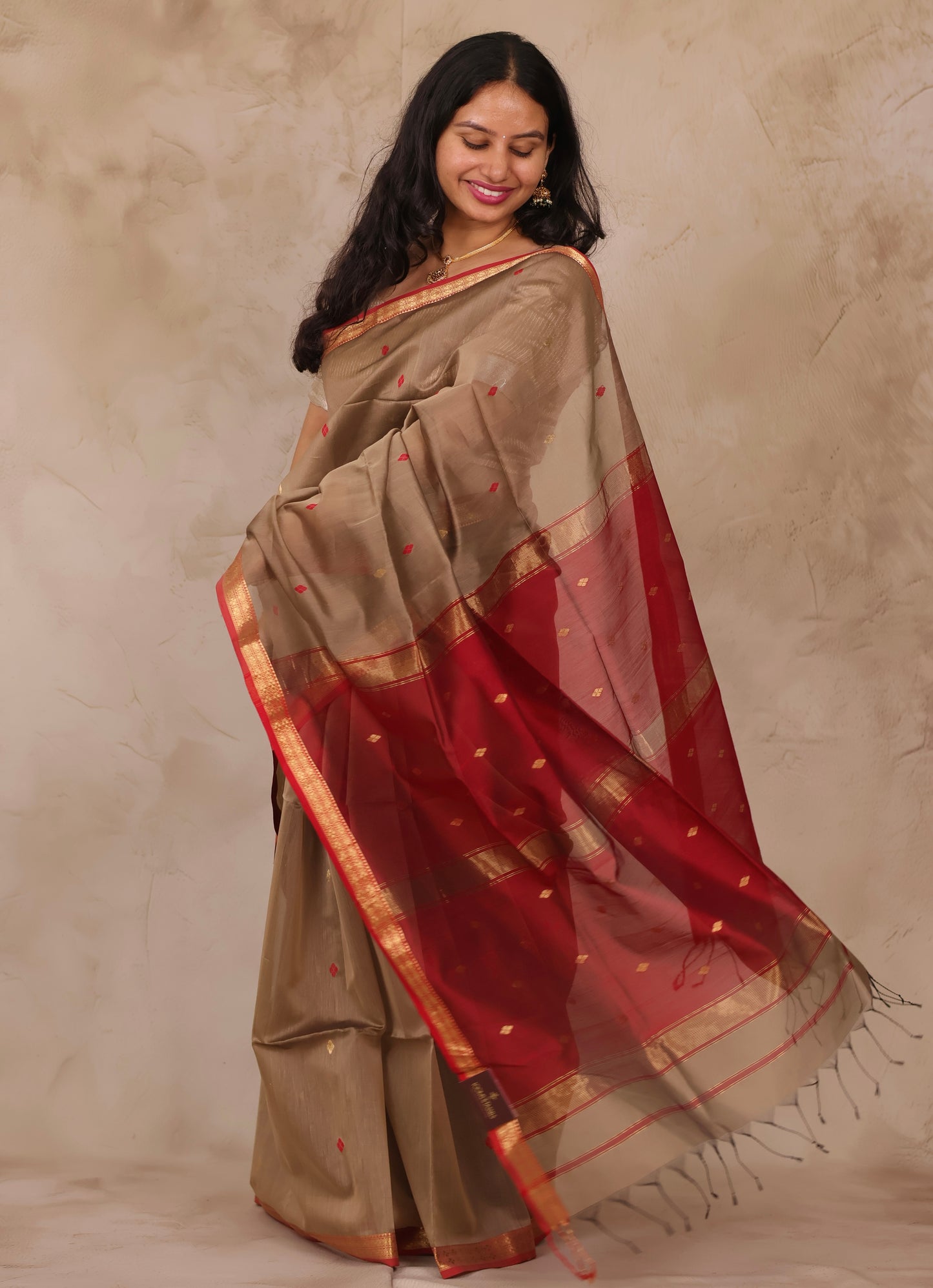 Handloom Maheswari Silk Cotton Sarees | Looms & Tassels