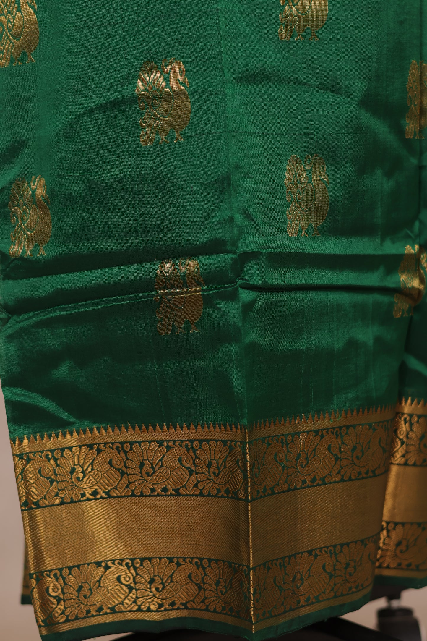 Green Mangalagiri Silk  Handloom Top Material | Looms & Tassels
