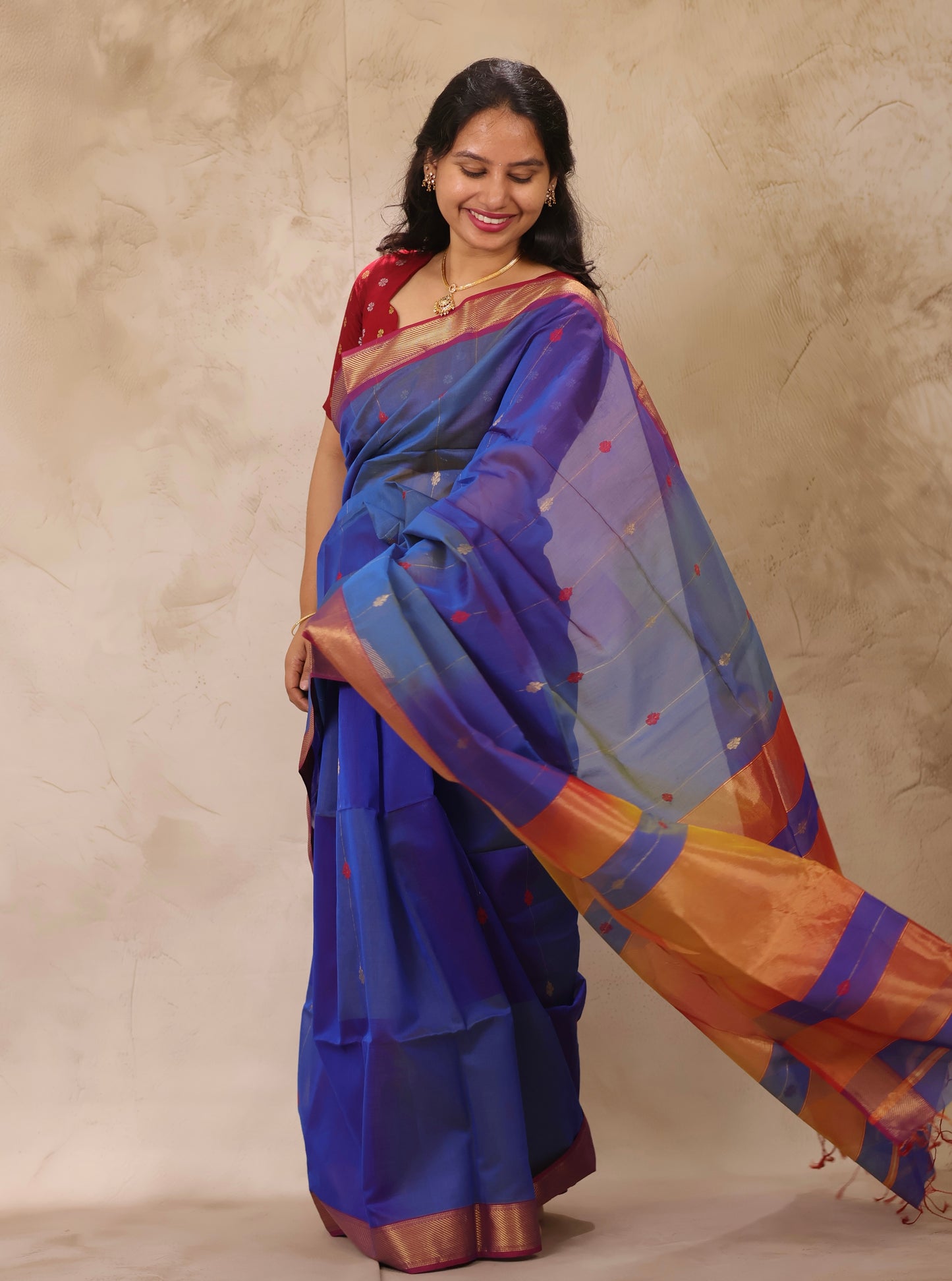 Blue Dual Tone Handloom Maheswari Silk Cotton Sarees | Looms & Tassels