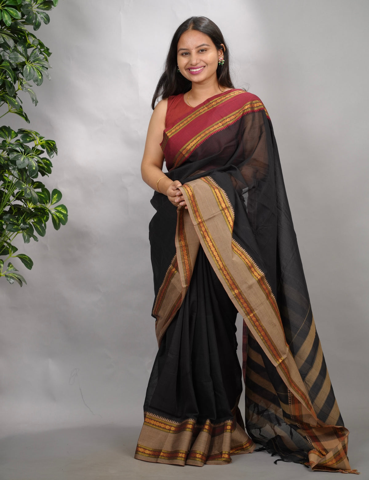 Black Narayanpet Cotton Saree With Ganga And Jamuna Border | Looms & Tassels