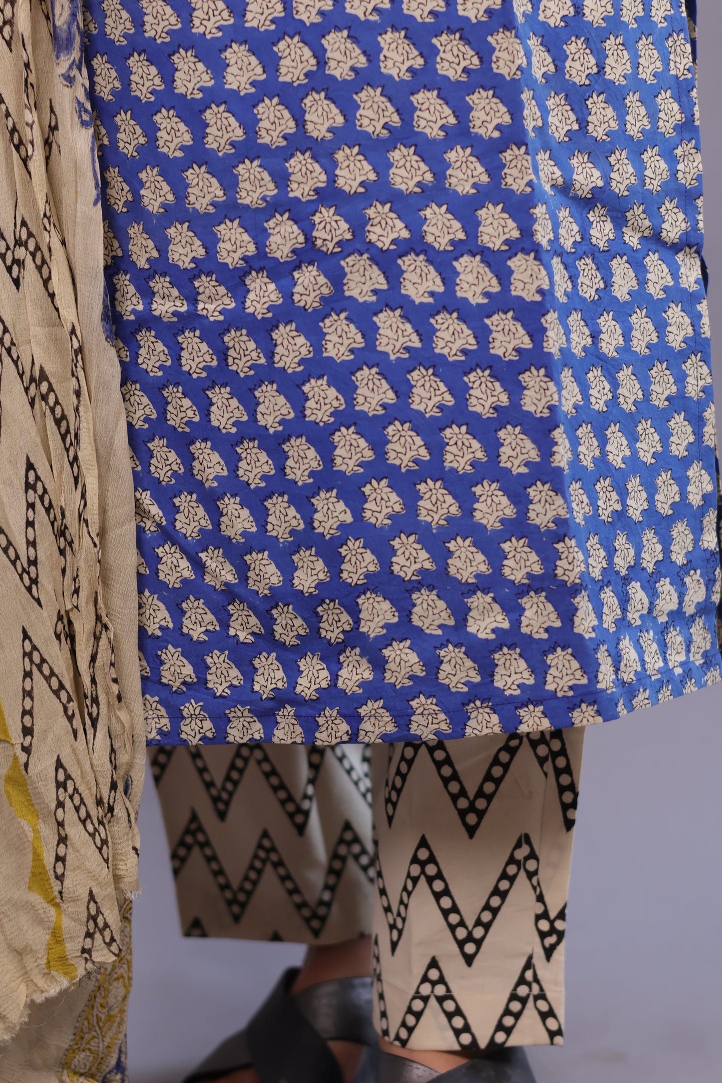 Blue Handblock printed Pure Mul Cotton with chiffon Duppatta 3 piece suit (stitched)