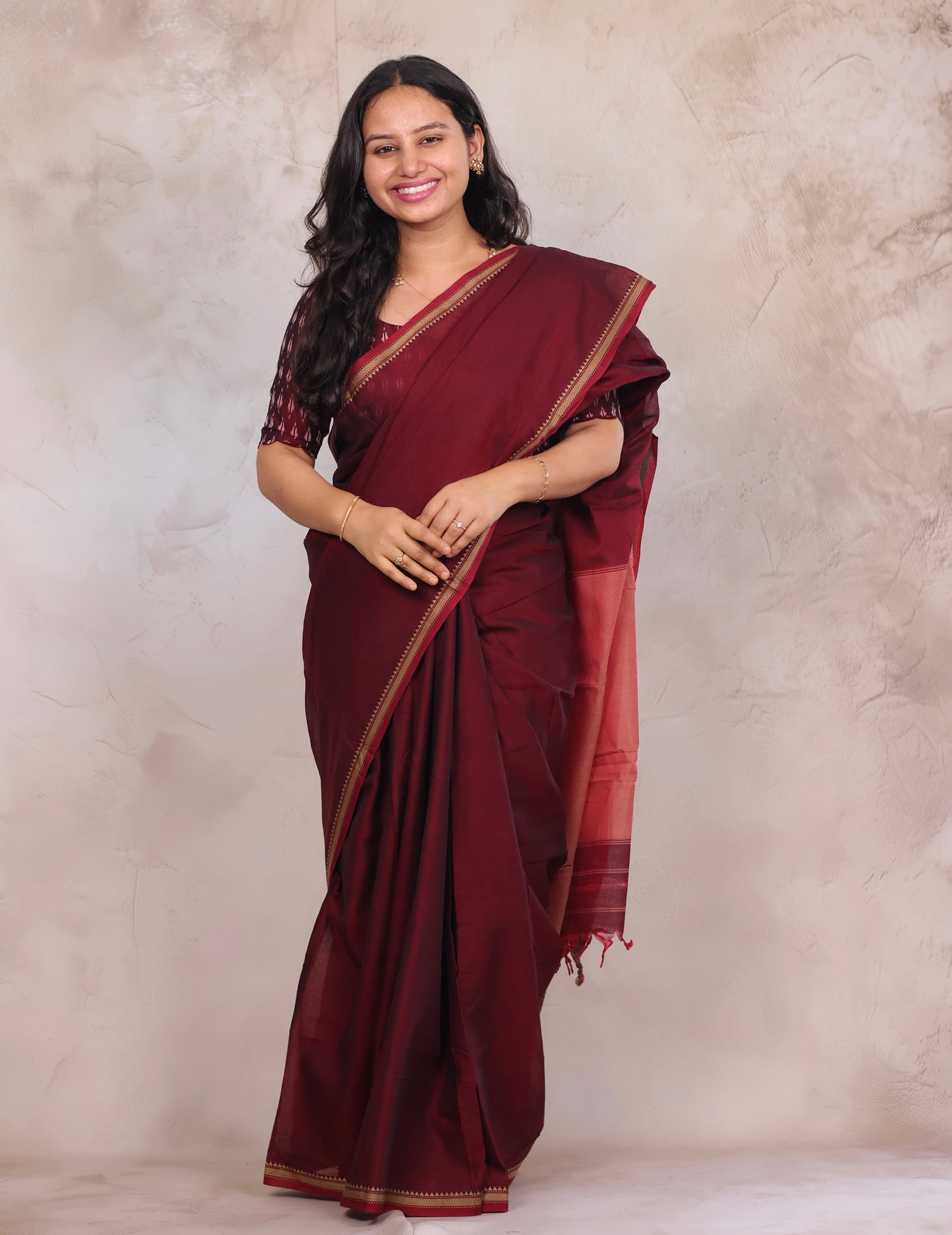 Maroon Narayanpet Cotton Saree with Ikkat Blouse Piece | Looms & Tassels