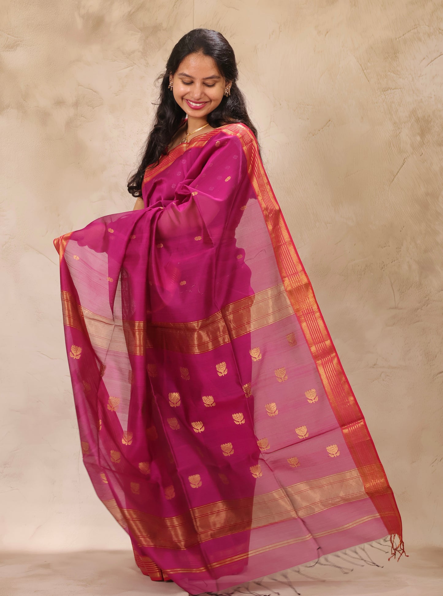 Magenta Handloom Maheswari Silk Cotton Sarees | Looms & Tassels