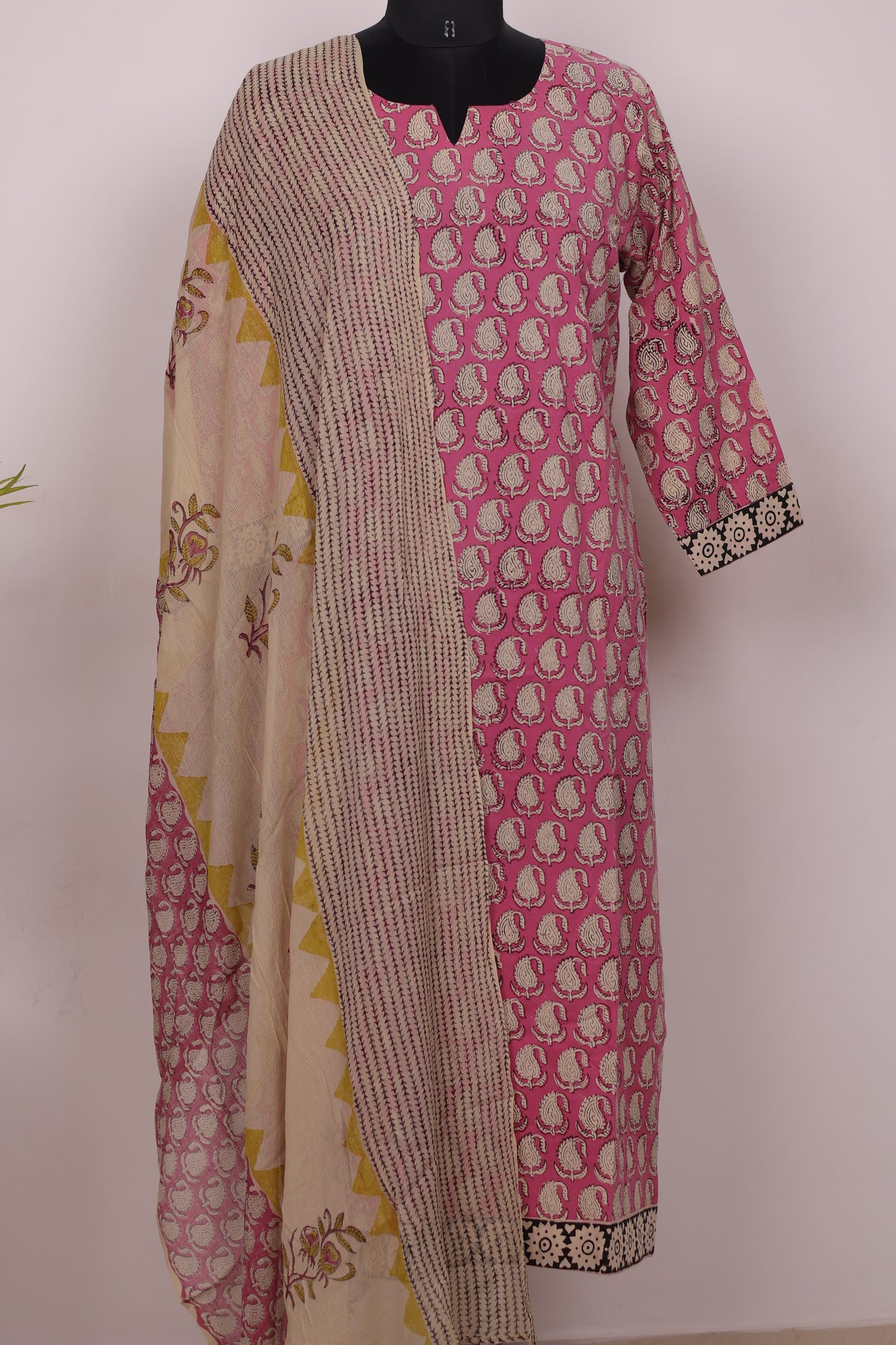 Pink Handblock printed Pure Mul Cotton with Chiffon Duppata 3 piece suit (stitched)