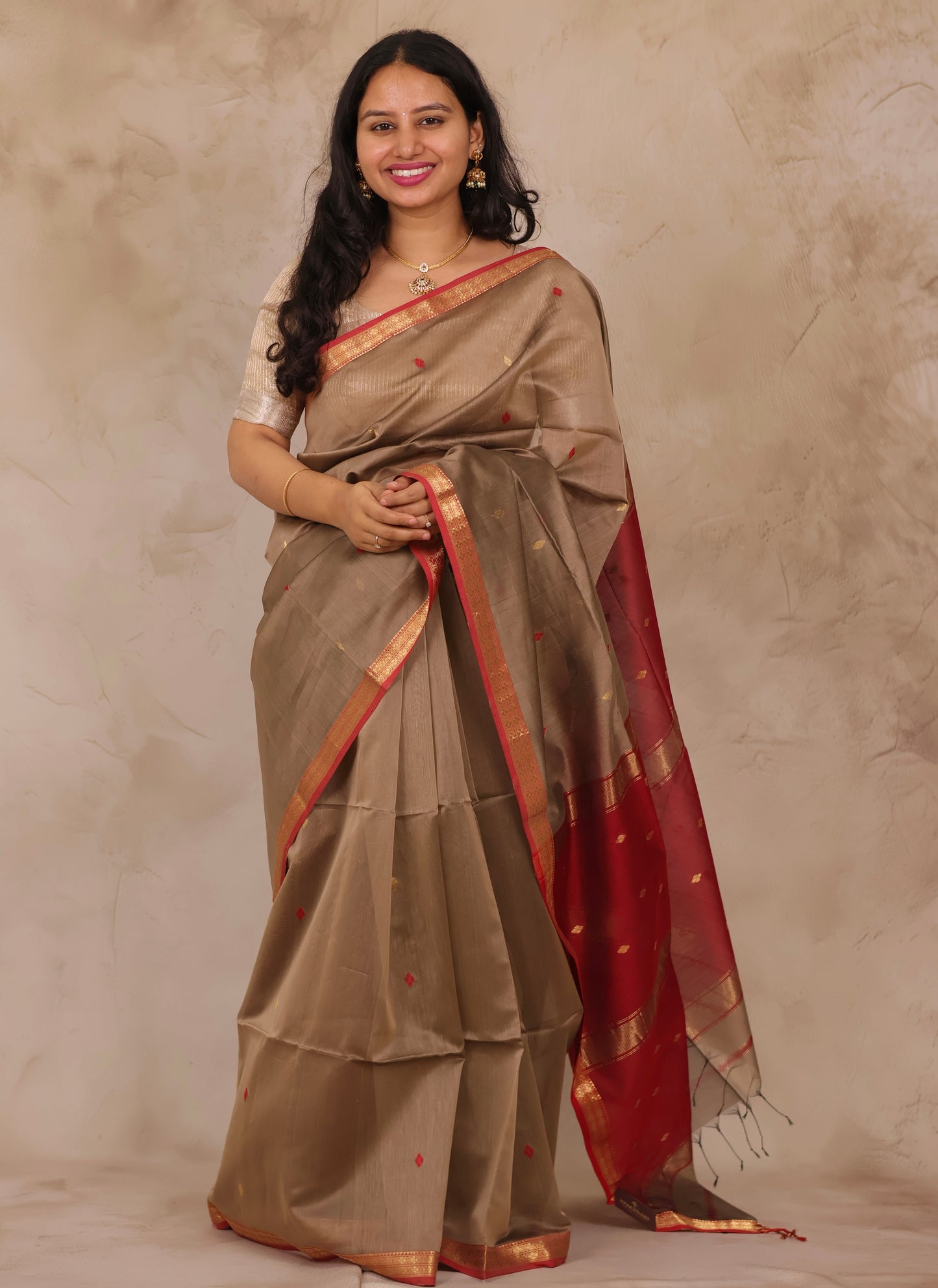 Handloom Maheswari Silk Cotton Sarees | Looms & Tassels
