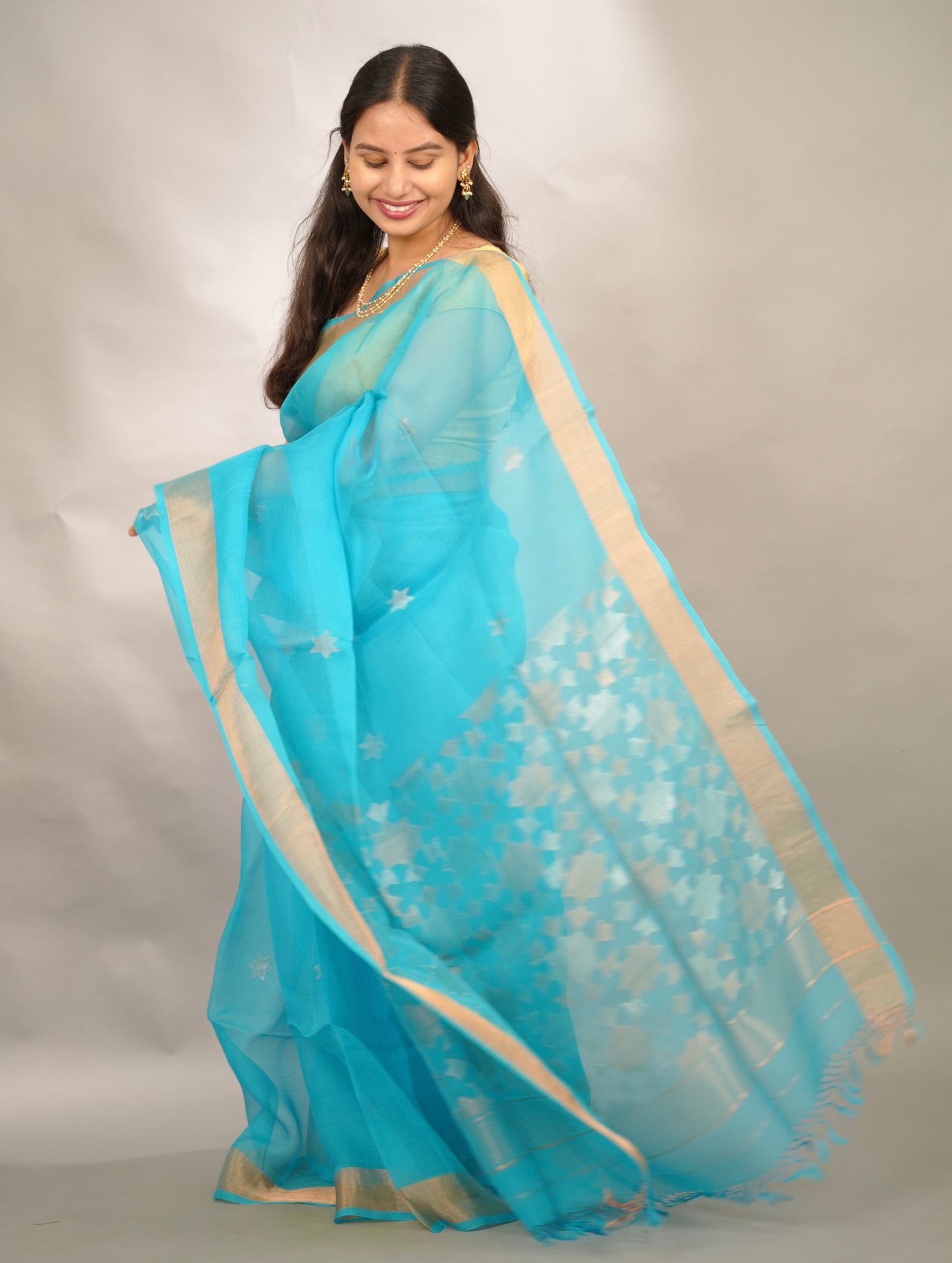 Sky Blue Handloom Muslin Silk Saree With jamdhani weaving | Looms & Tassels
