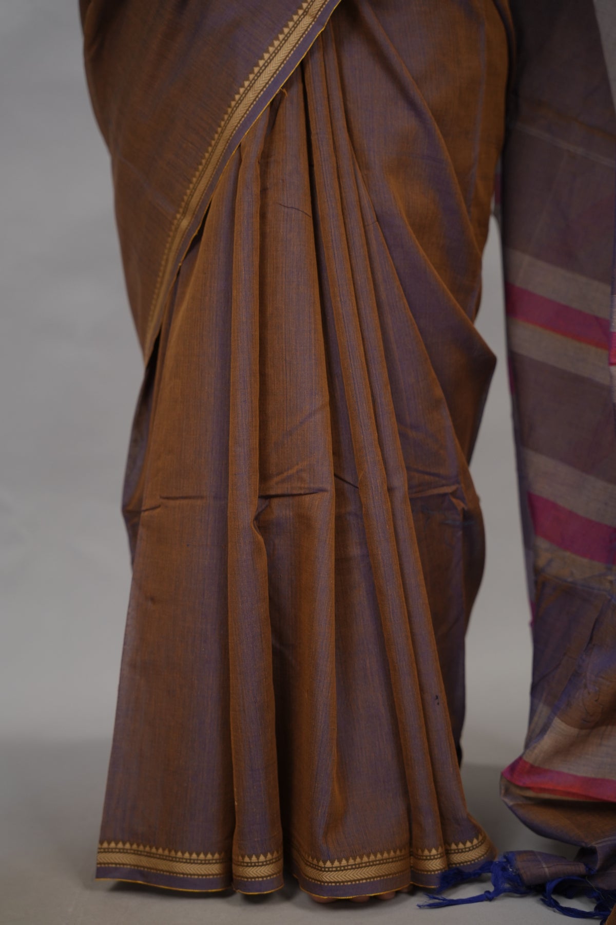 Brown Dual Shade Narayanpet Cotton Saree | Looms & Tassels
