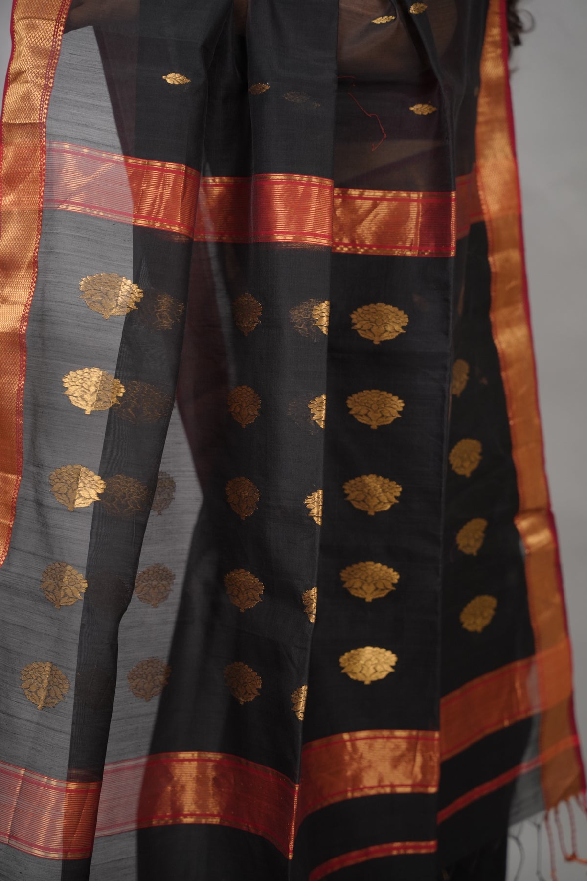 Black Handloom Maheswari Silk Cotton Sarees | Looms & Tassels