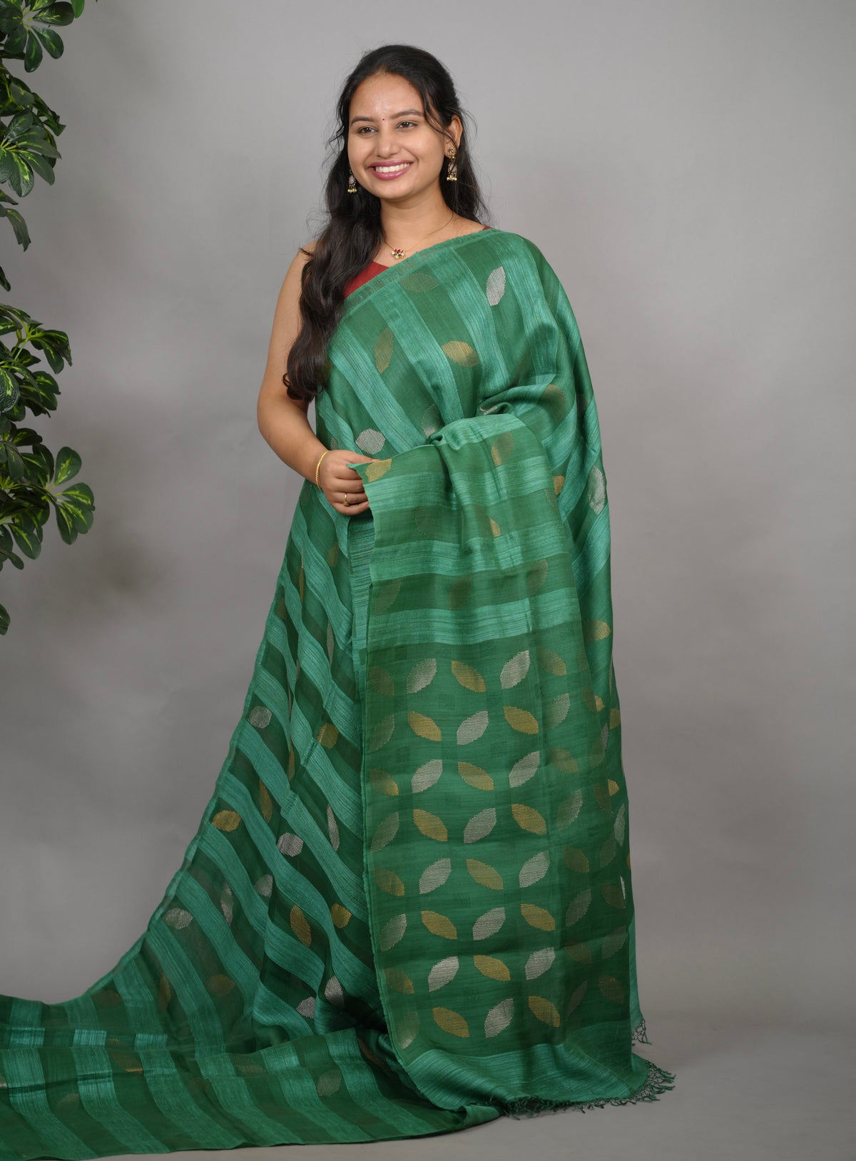 Sea green Handloom Jamdhani Pure Matka Silk Saree with Muslin Silk Pallu | Looms & Tassels