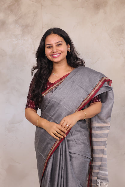 Grey Narayanpet Cotton Saree with Ikkat Blouse Piece | Looms & Tassels
