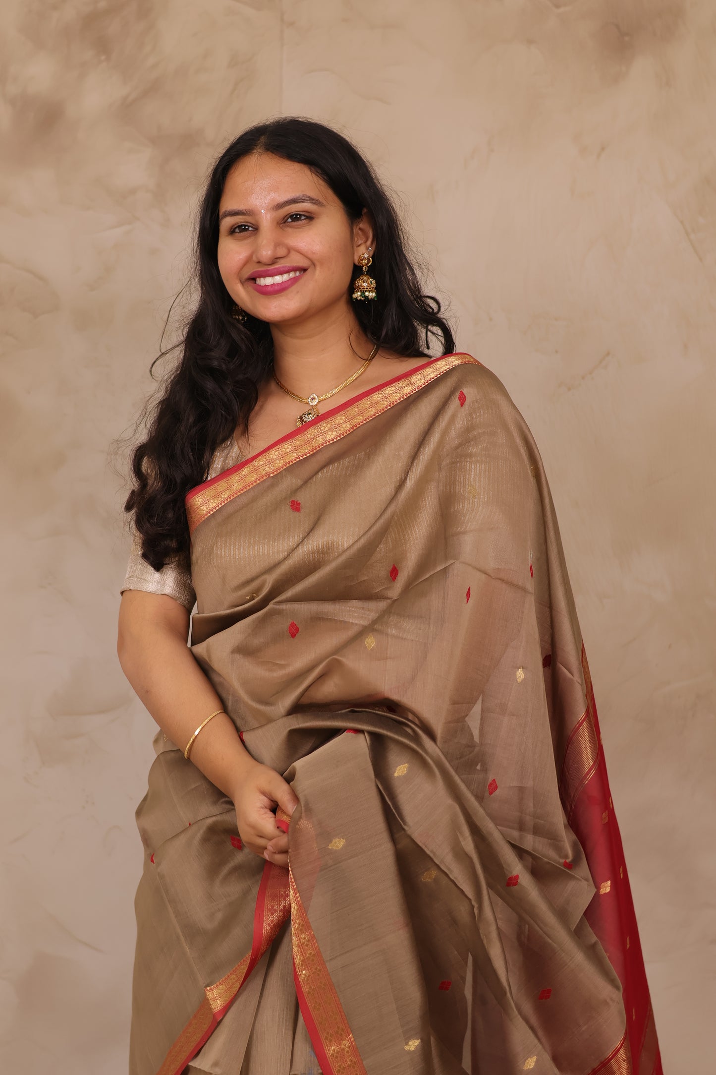 Handloom Maheswari Silk Cotton Sarees | Looms & Tassels