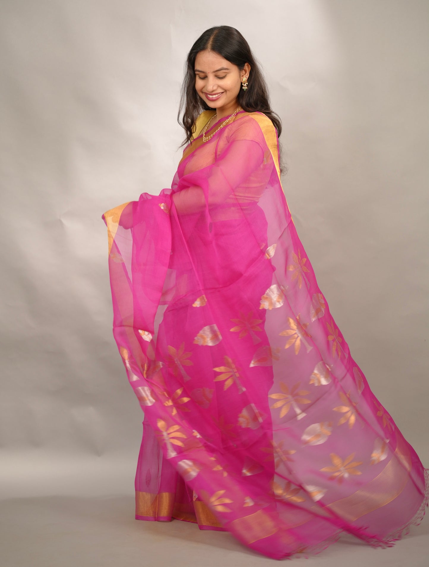 Pink Handloom Muslin Silk Saree With jamdhani weaving | Looms & Tassels